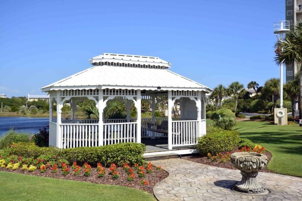 PINNACLE PORT - Residential