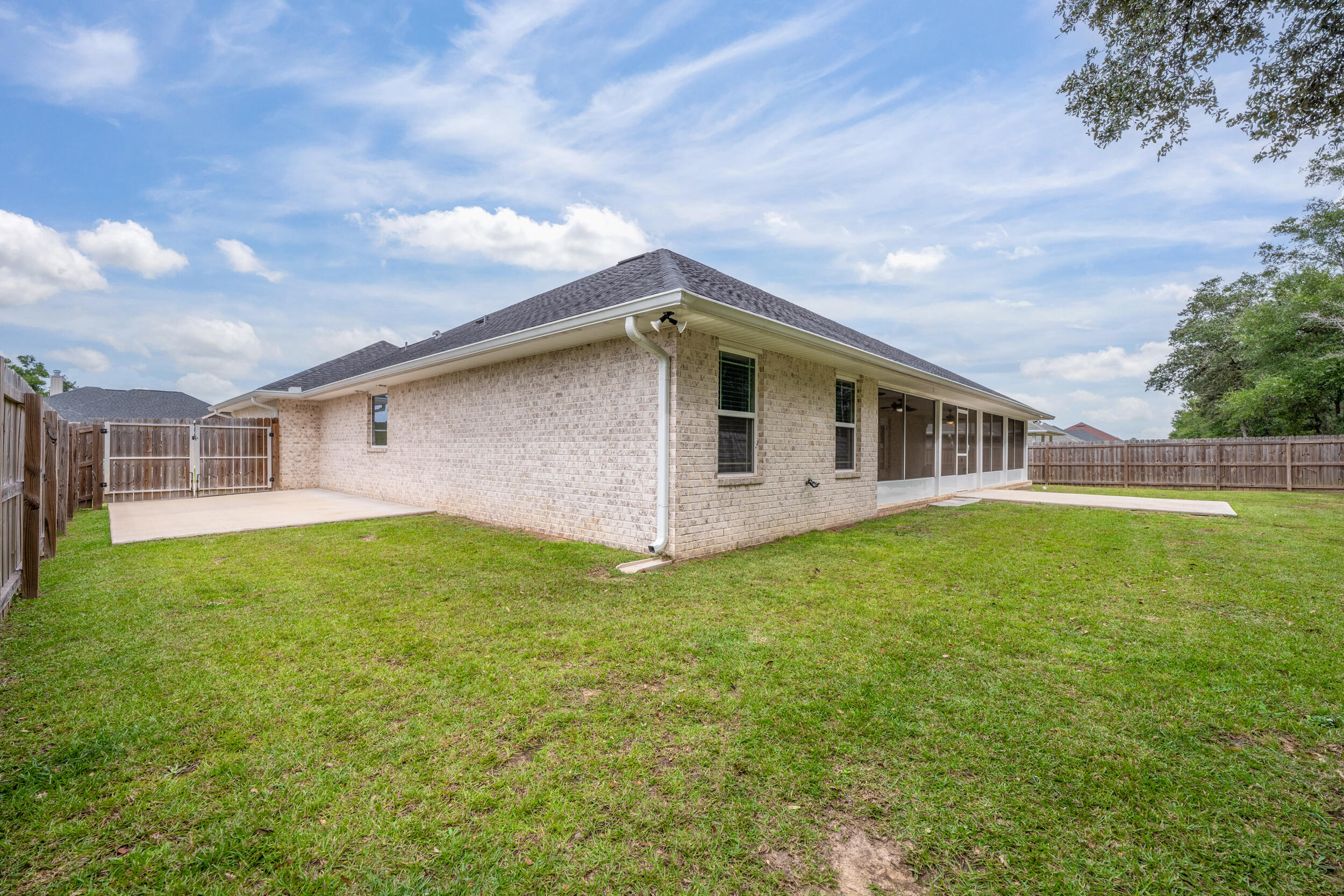 PLANTATION WOODS - Residential