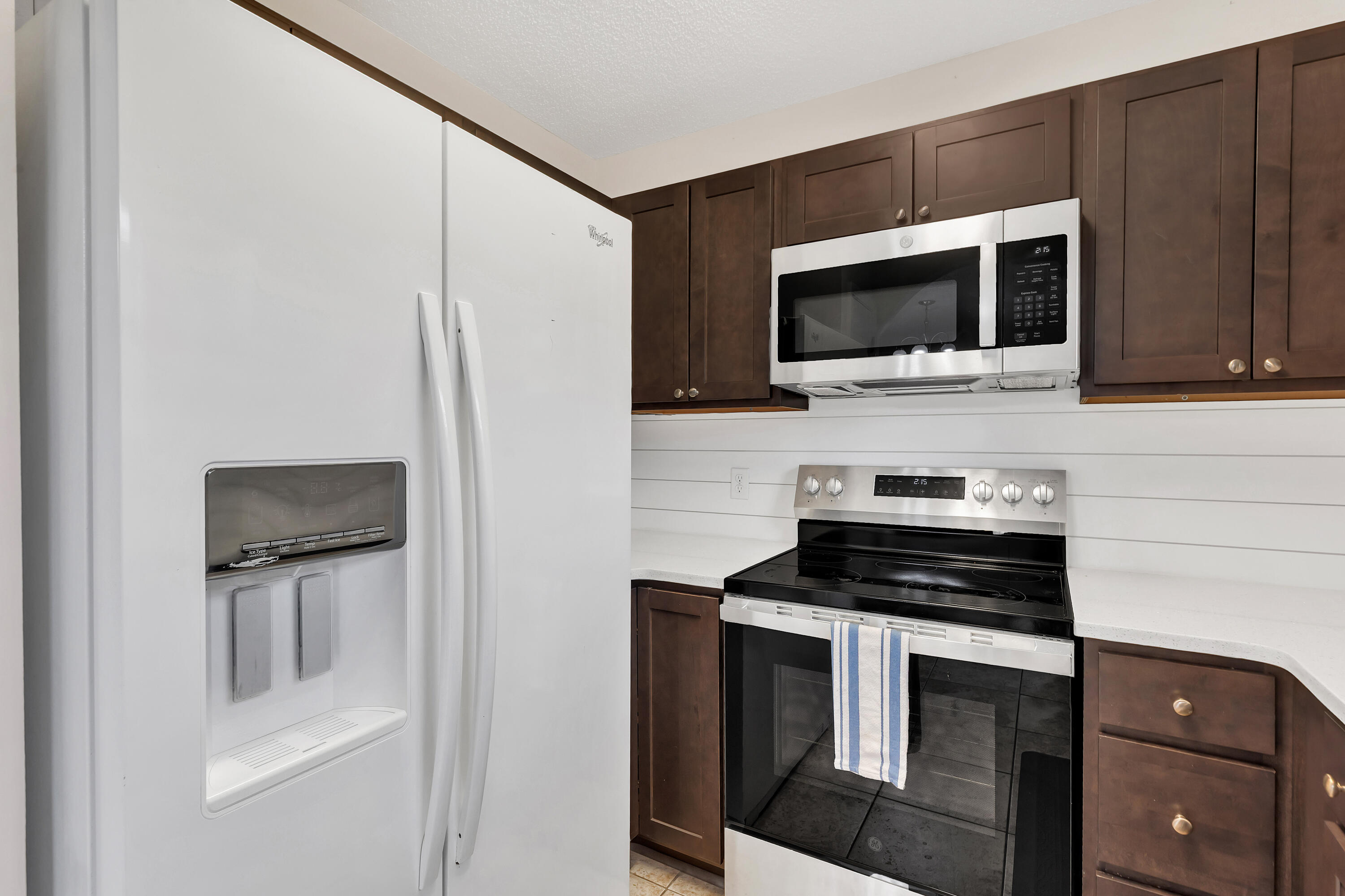 ROANOKE VILLAGE S/D - Residential