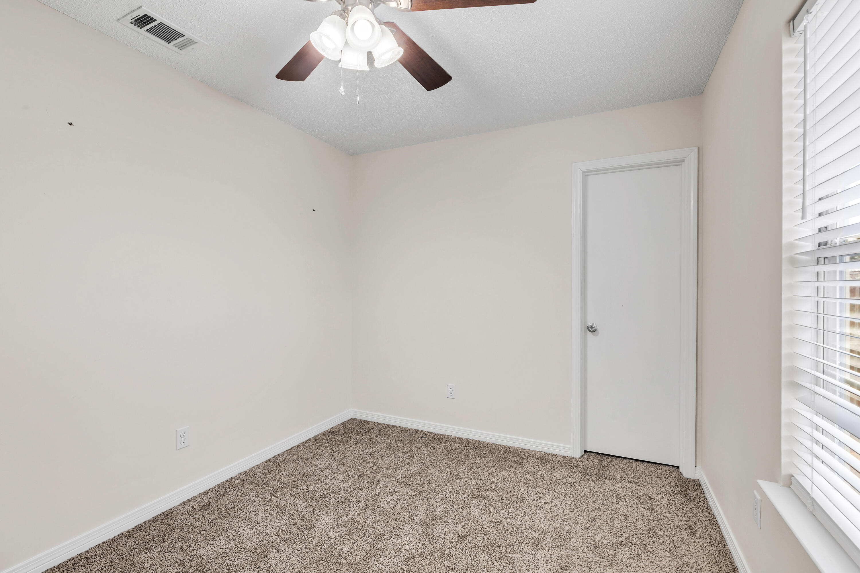 ROANOKE VILLAGE S/D - Residential