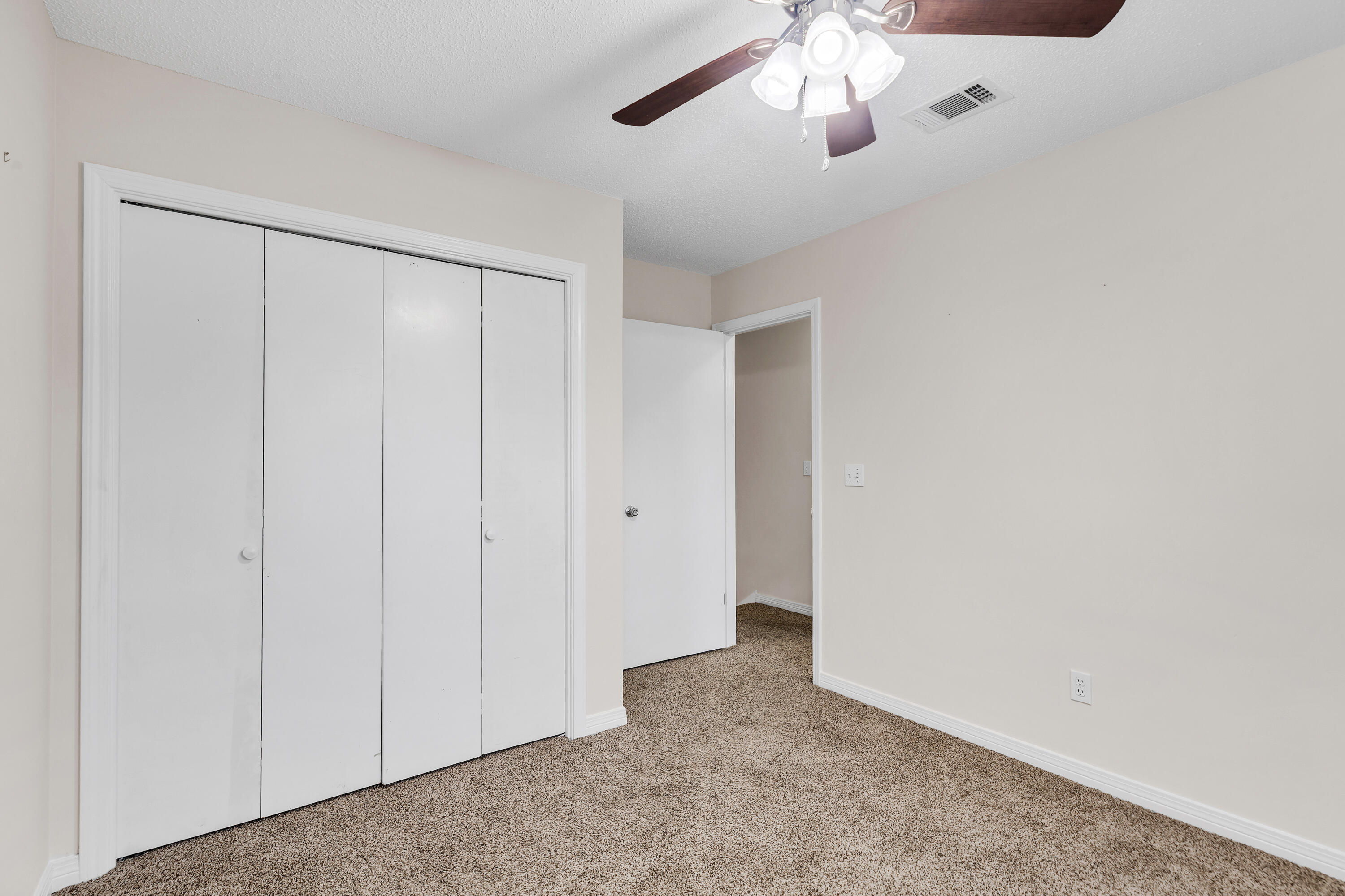 ROANOKE VILLAGE S/D - Residential