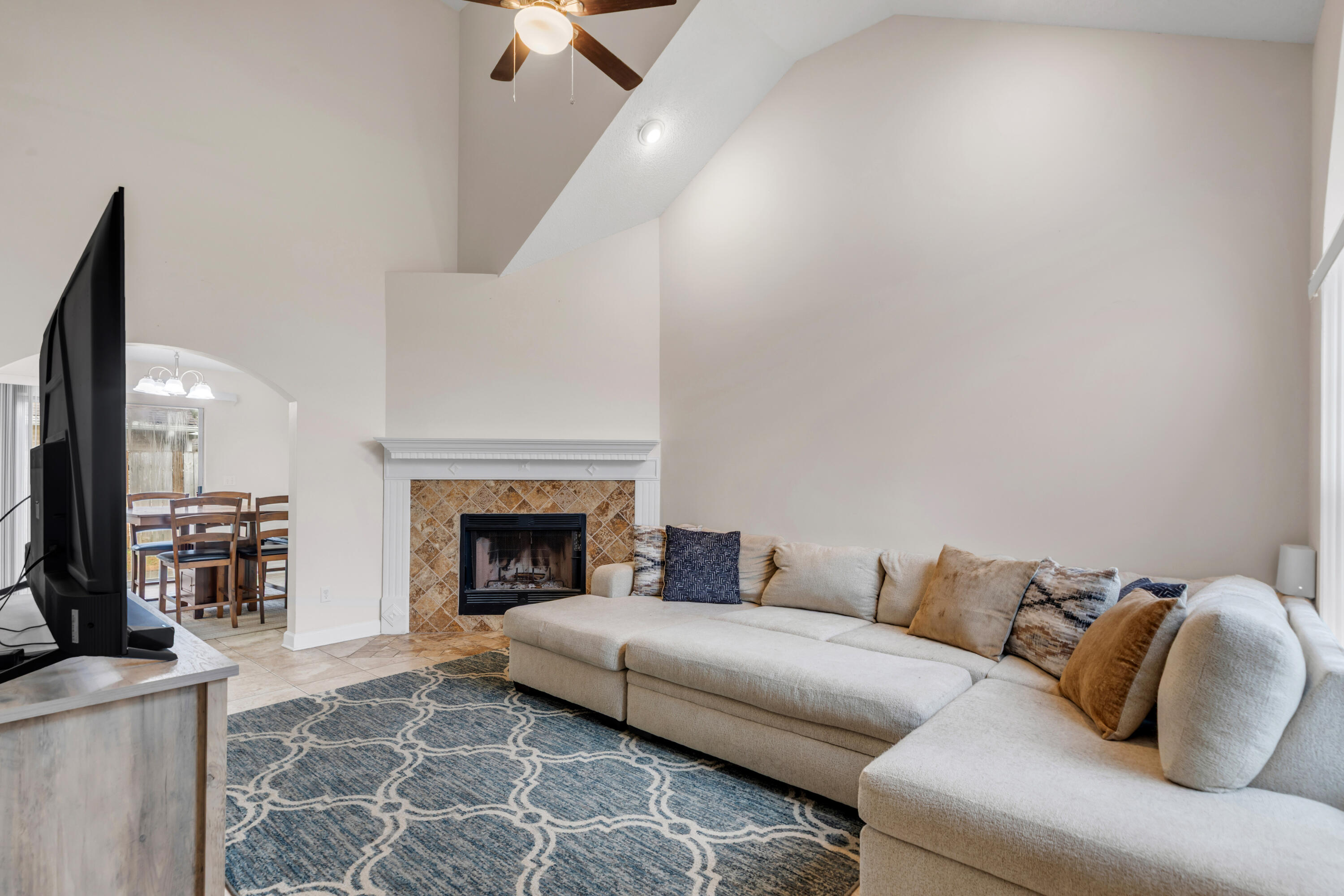 ROANOKE VILLAGE S/D - Residential