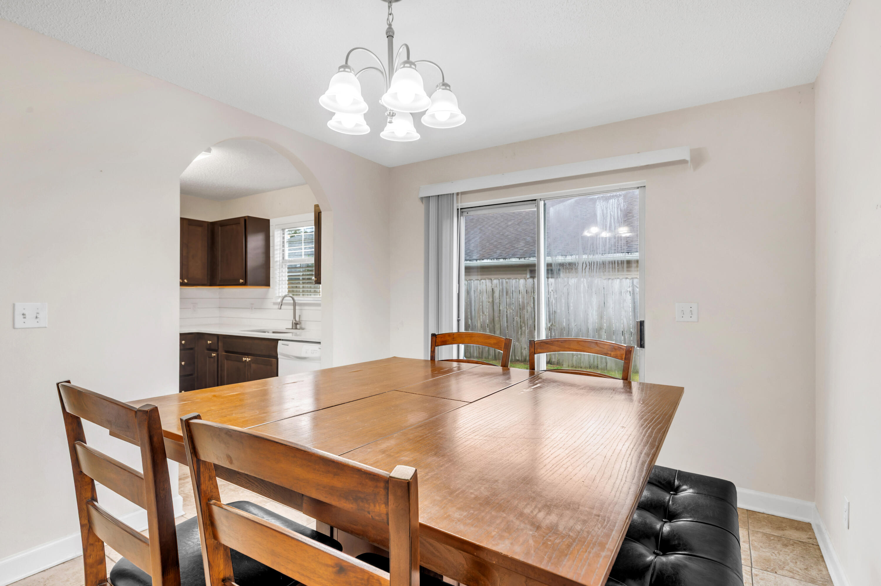 ROANOKE VILLAGE S/D - Residential