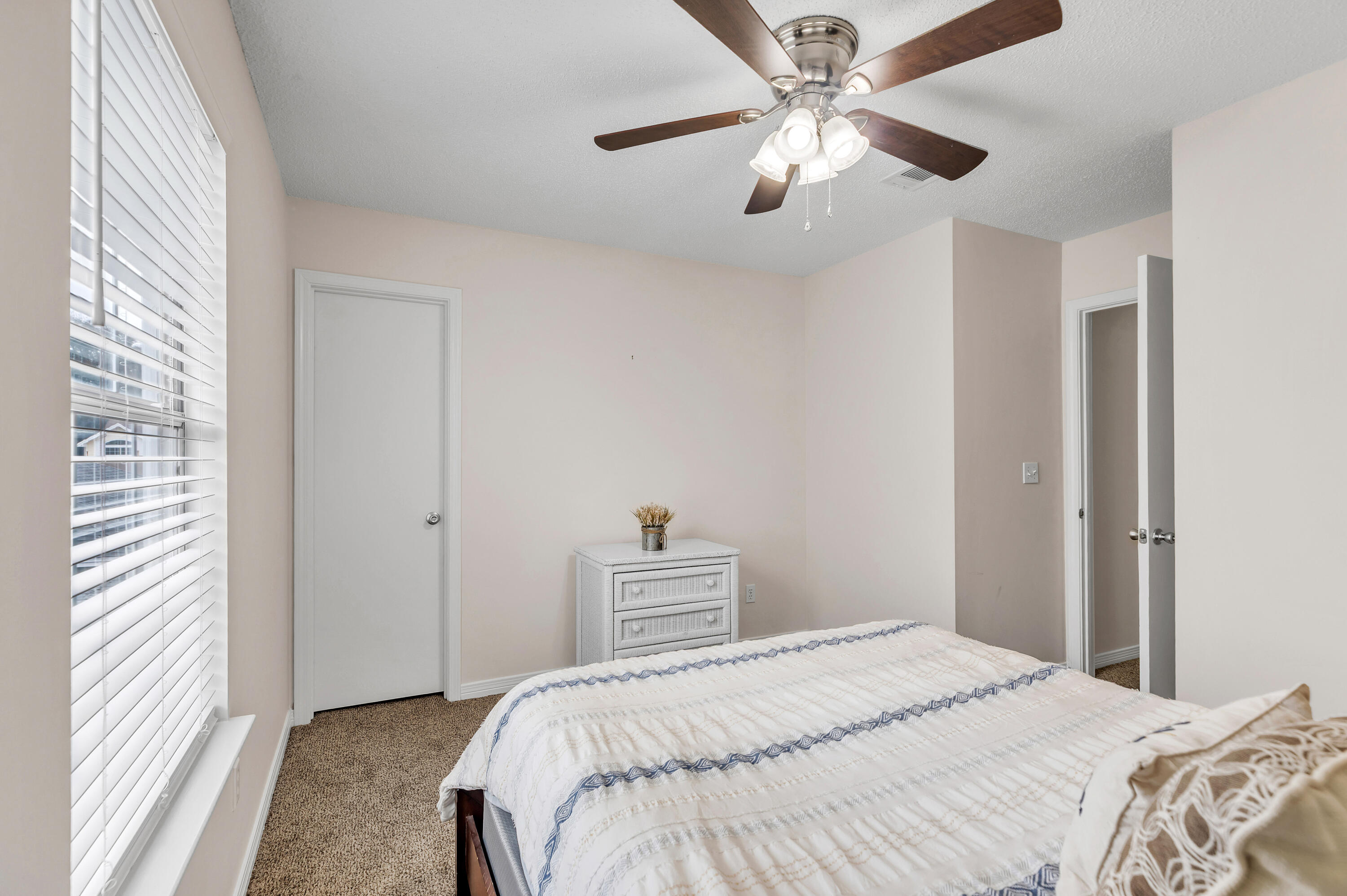 ROANOKE VILLAGE S/D - Residential