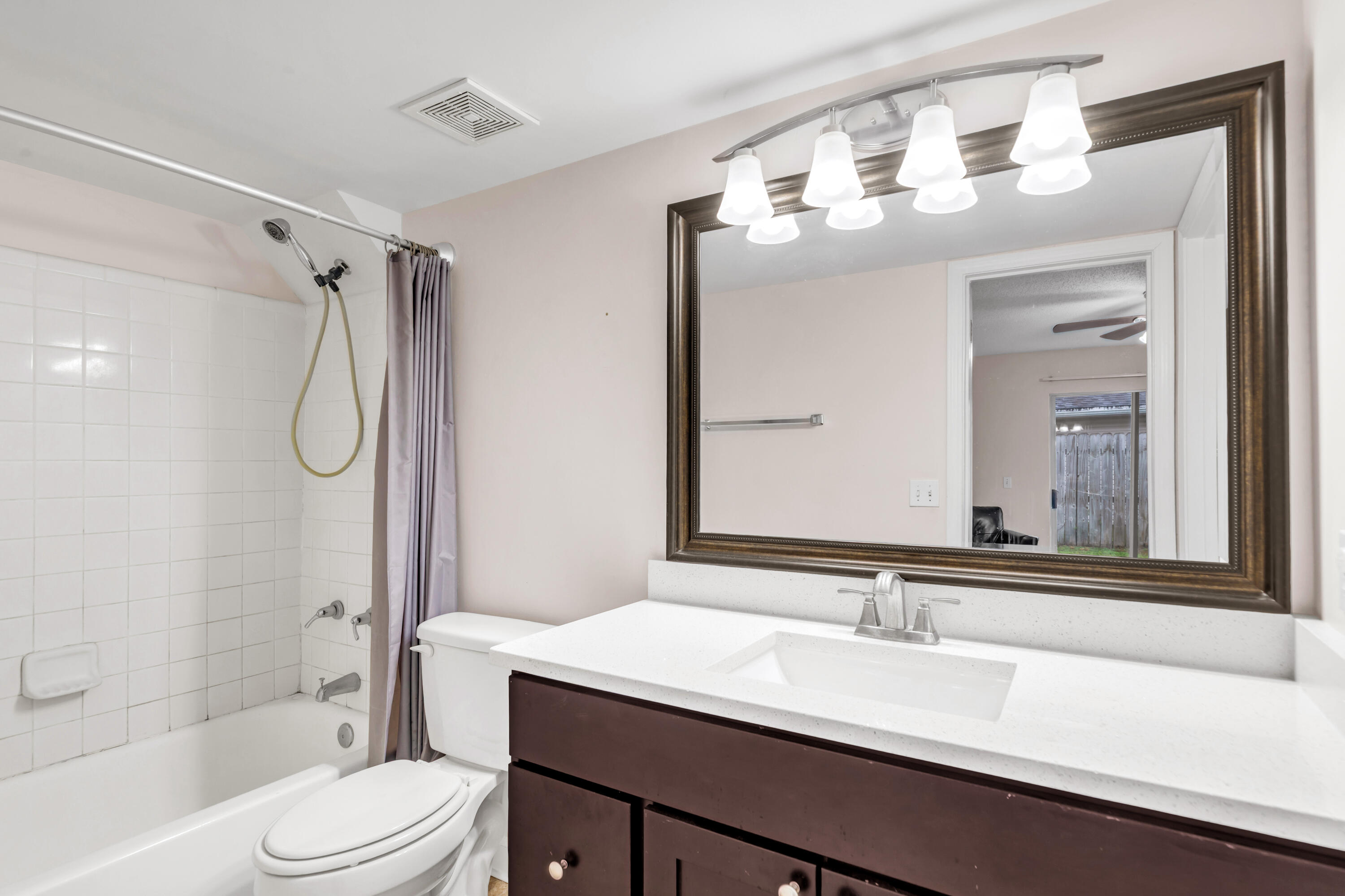 ROANOKE VILLAGE S/D - Residential