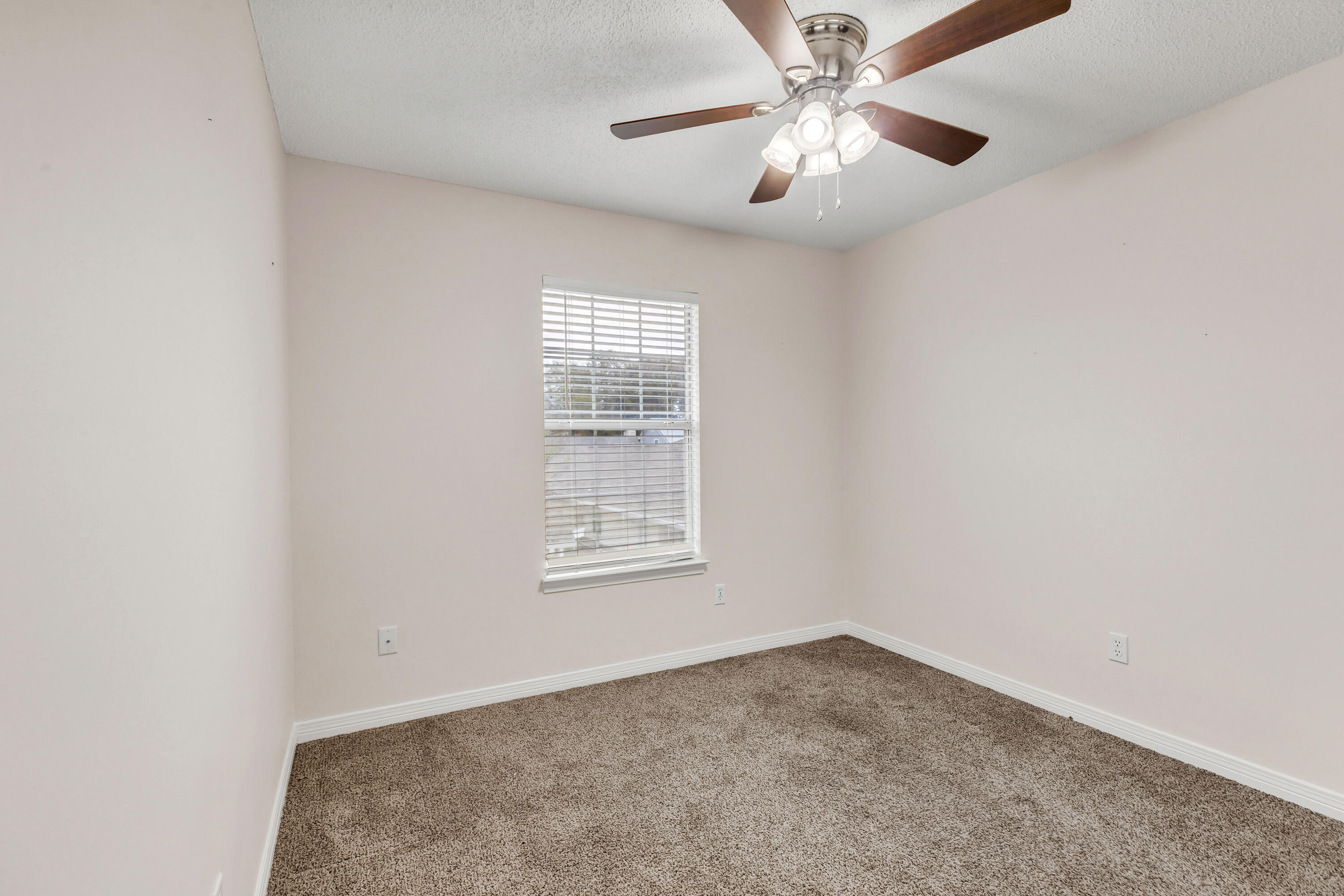 ROANOKE VILLAGE S/D - Residential