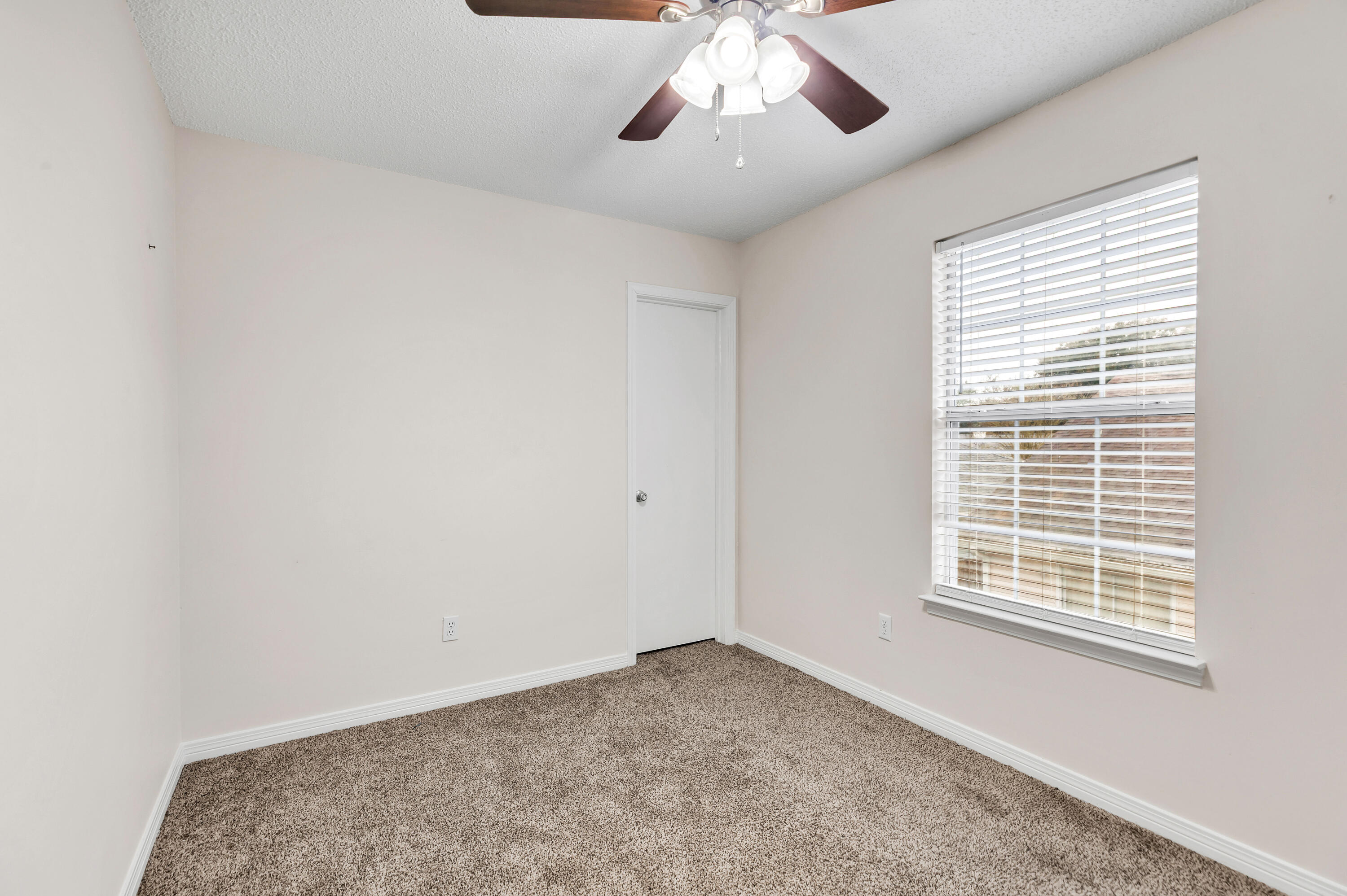 ROANOKE VILLAGE S/D - Residential