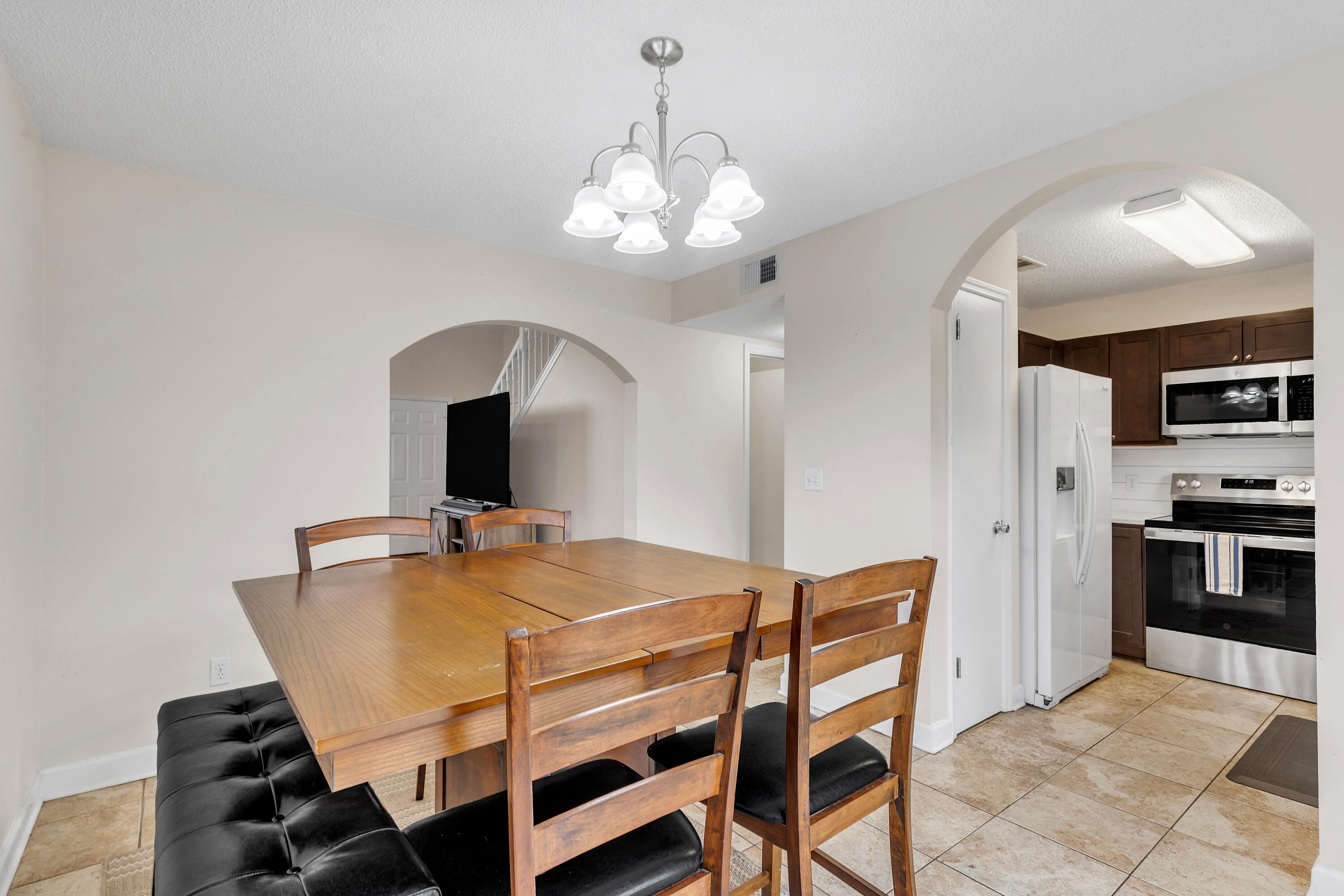 ROANOKE VILLAGE S/D - Residential