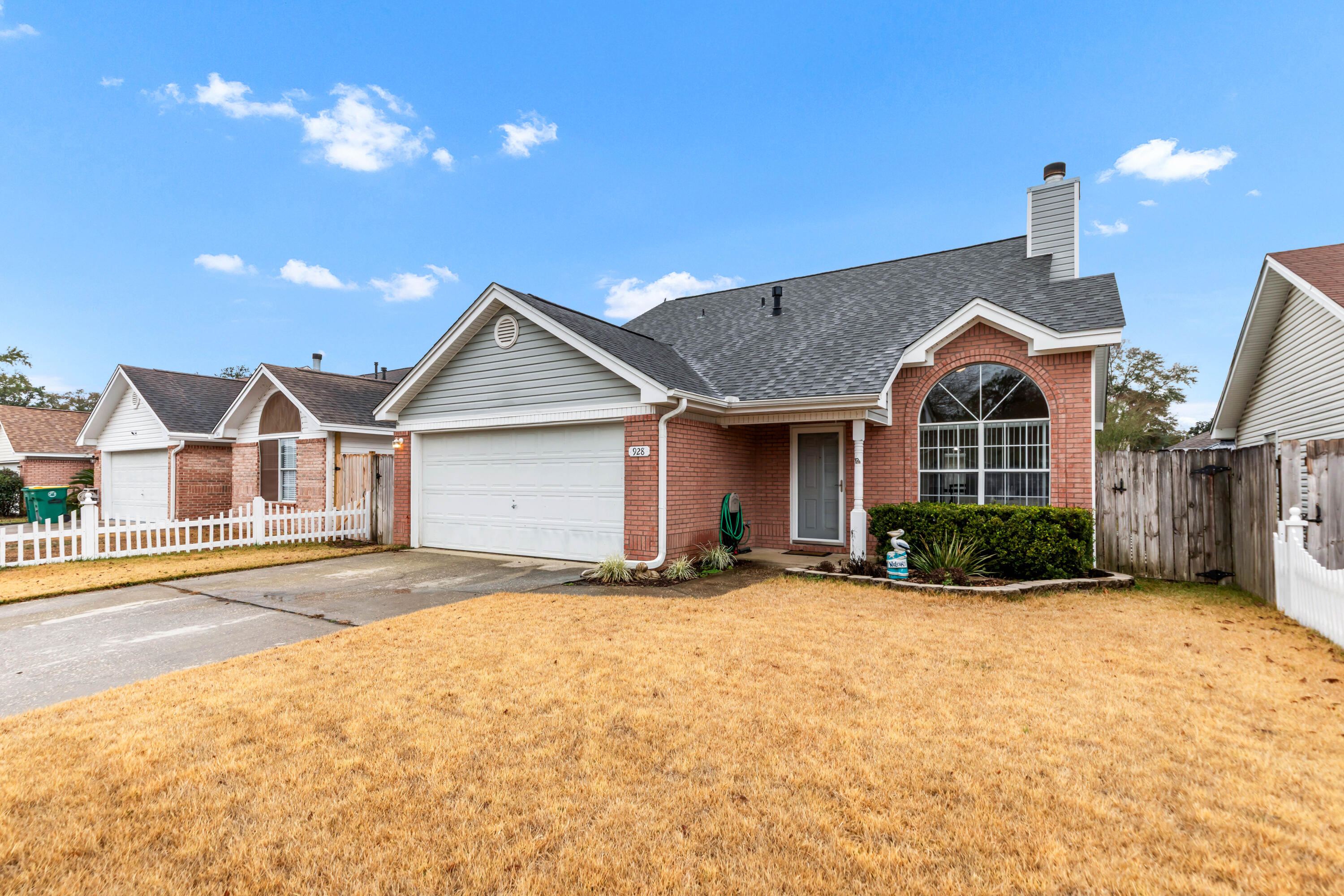 ROANOKE VILLAGE S/D - Residential