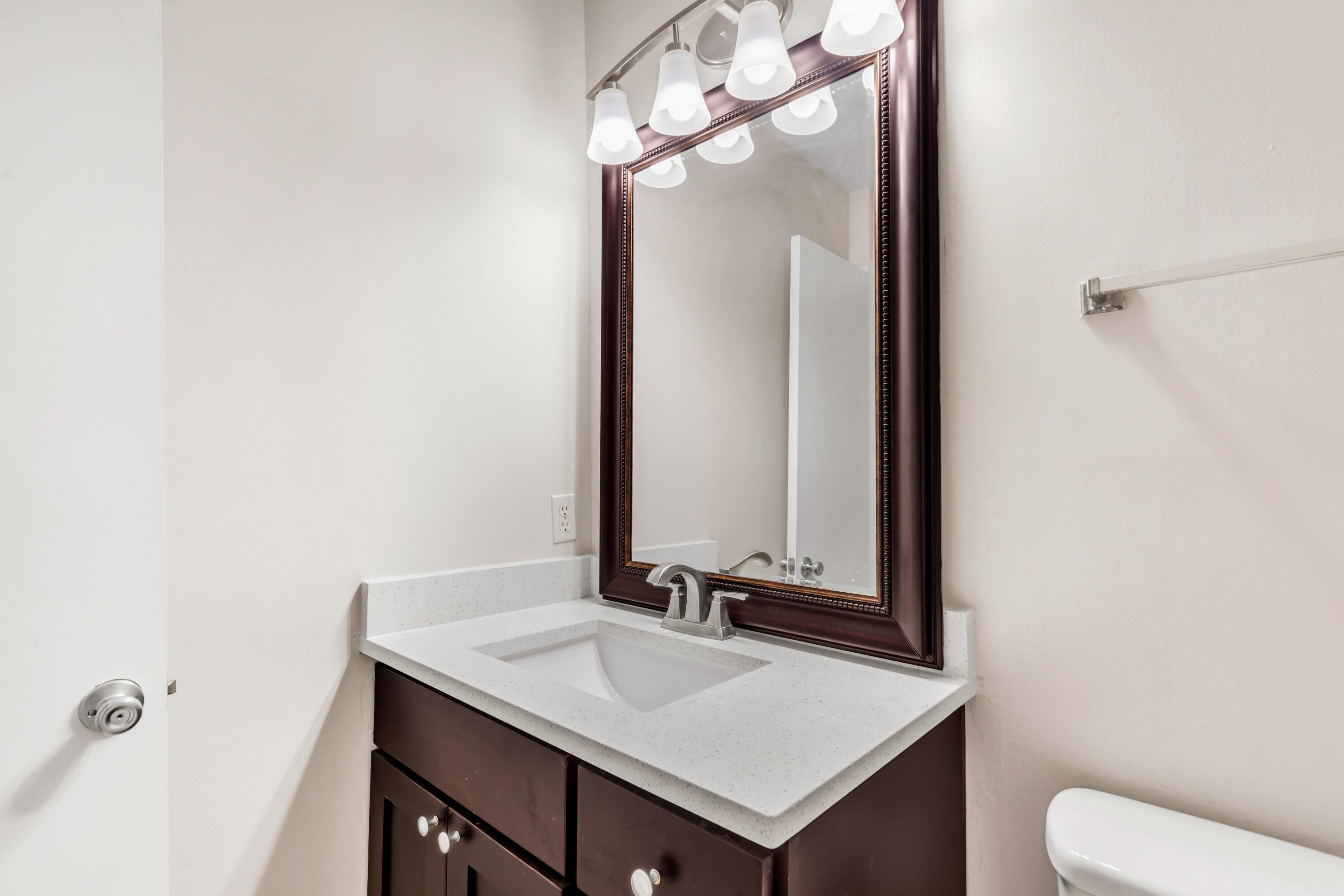 ROANOKE VILLAGE S/D - Residential