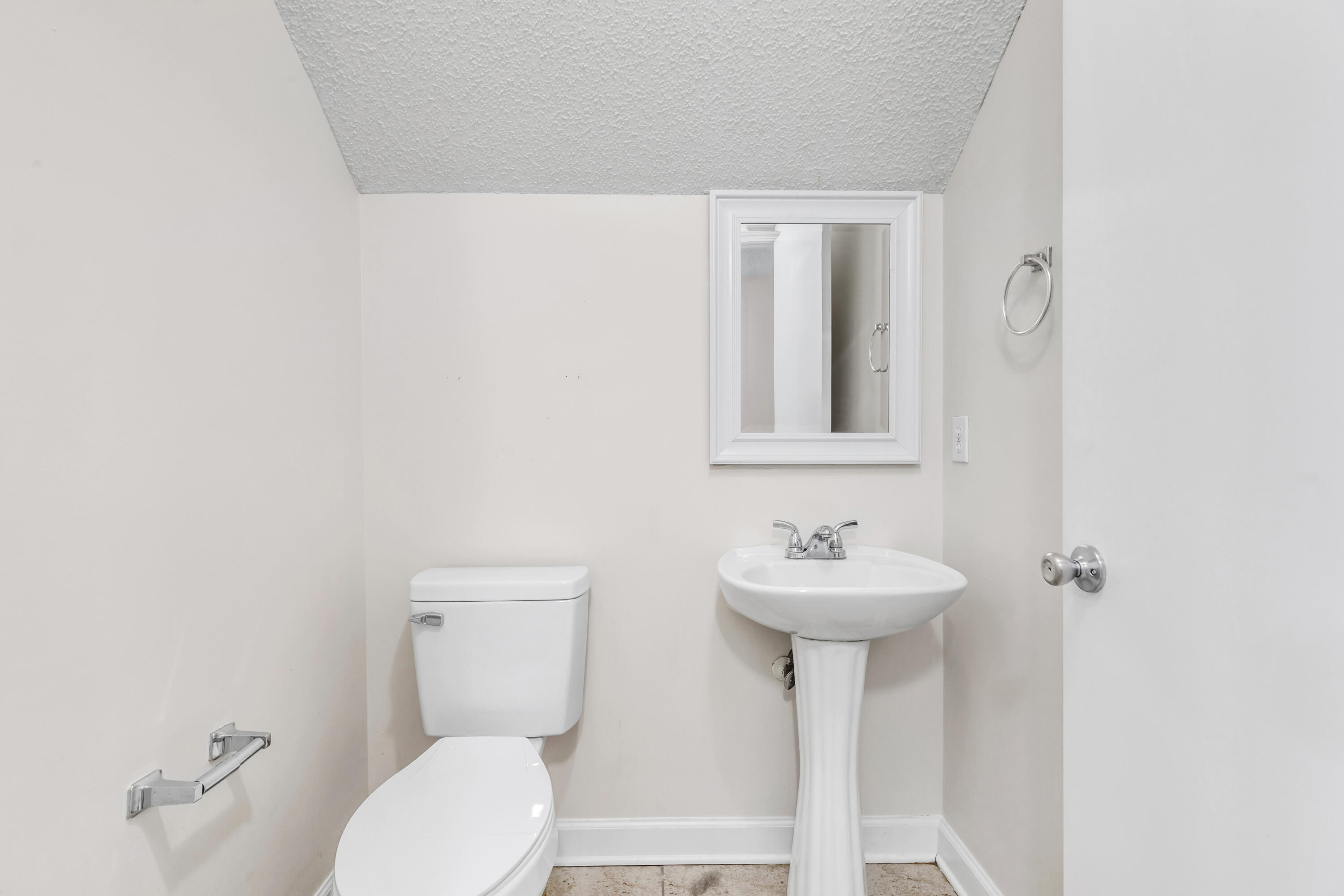 ROANOKE VILLAGE S/D - Residential