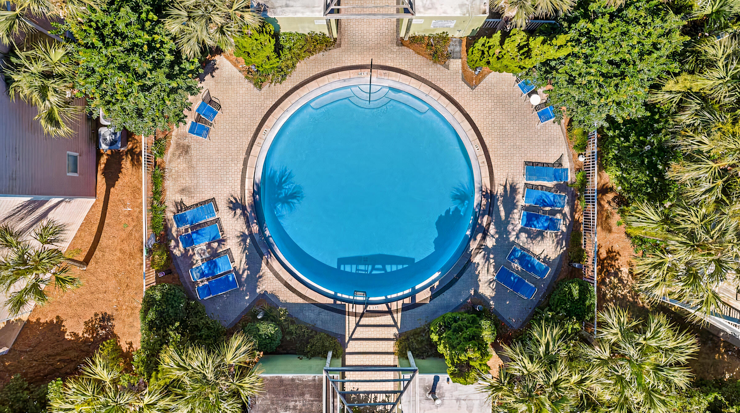 BEACH POINTE T/H - Residential