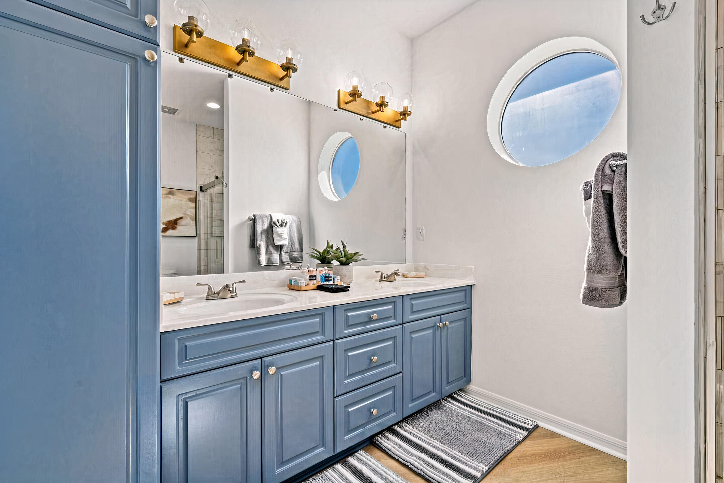 BEACH POINTE T/H - Residential