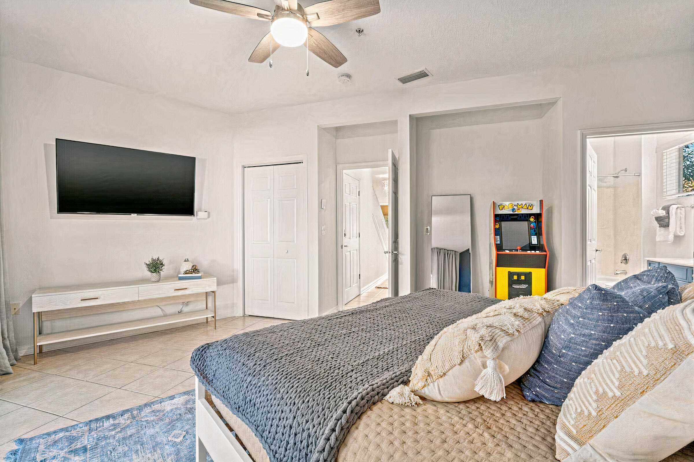 BEACH POINTE T/H - Residential