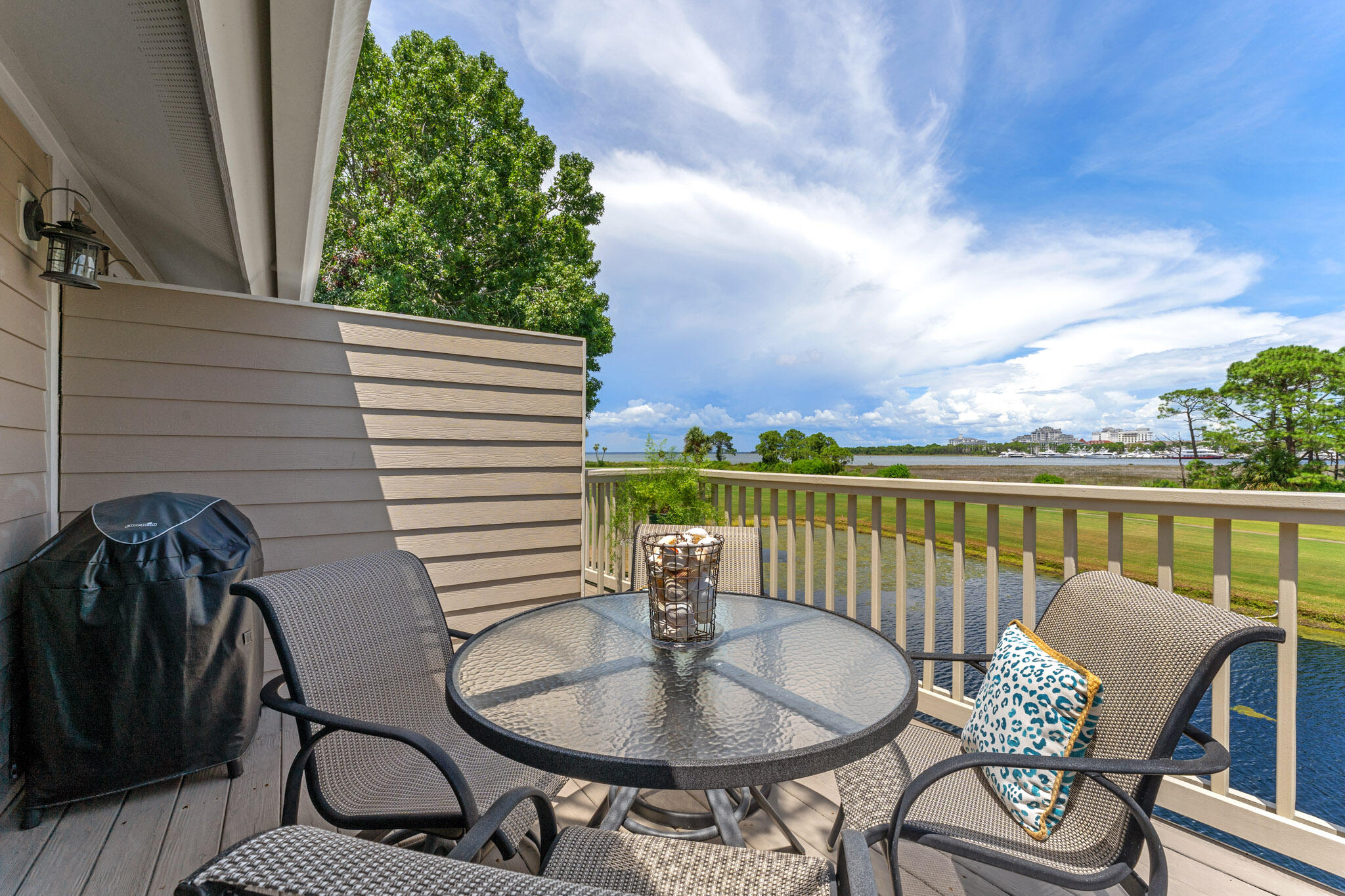 HARBOUR POINT CONDO - Residential