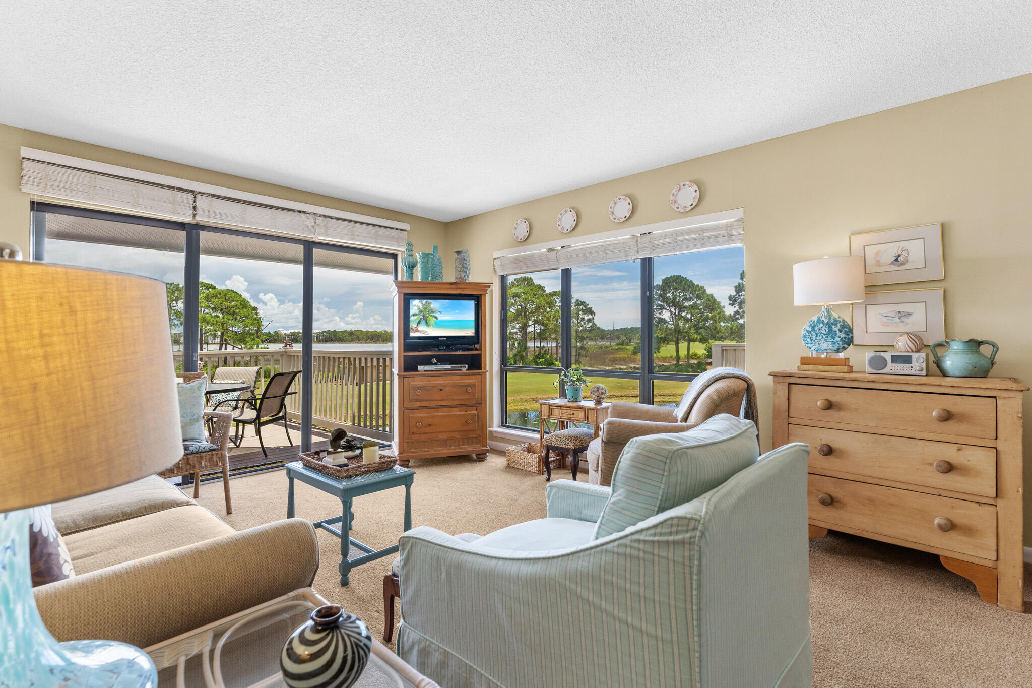 HARBOUR POINT CONDO - Residential