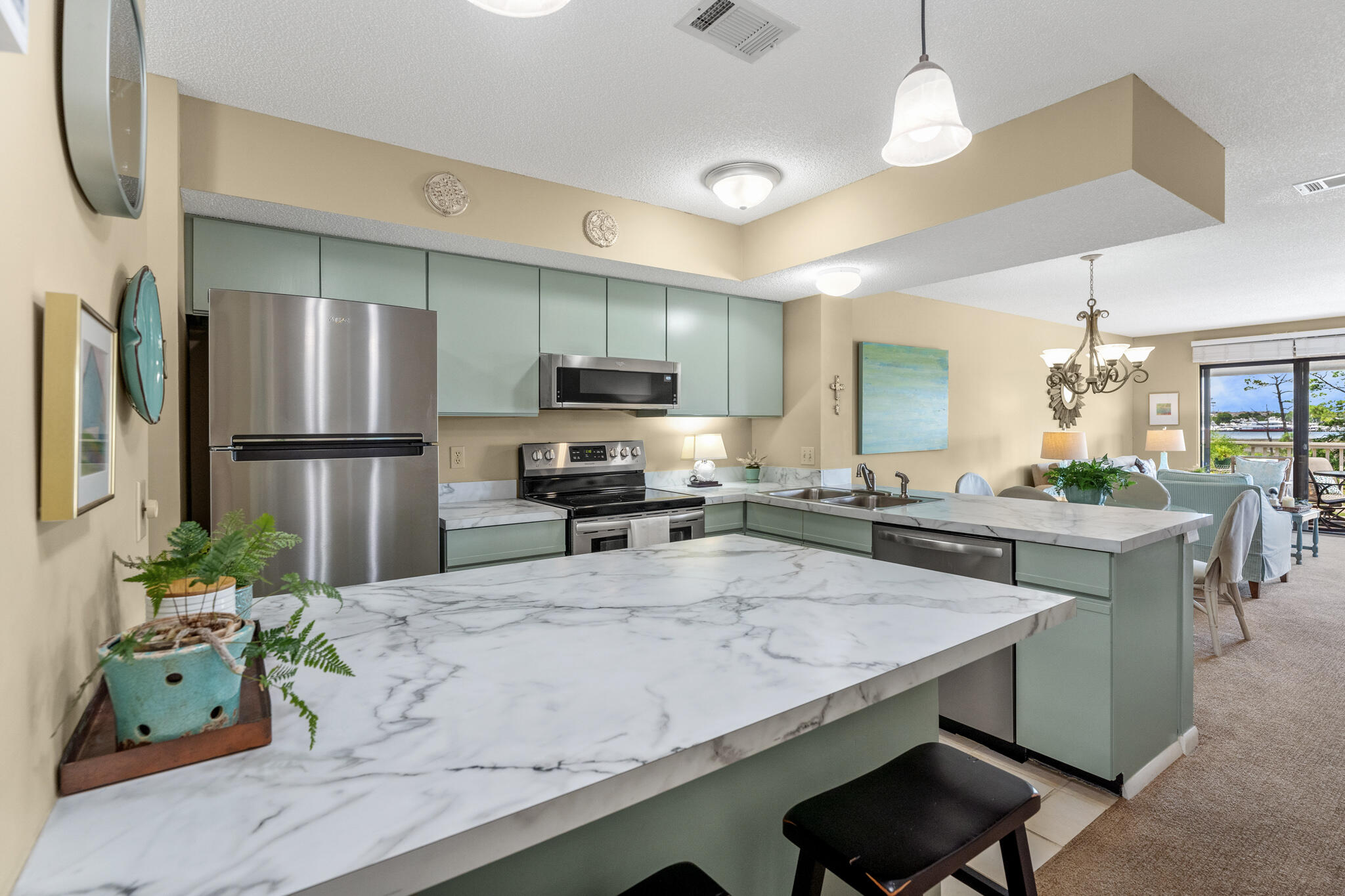 HARBOUR POINT CONDO - Residential