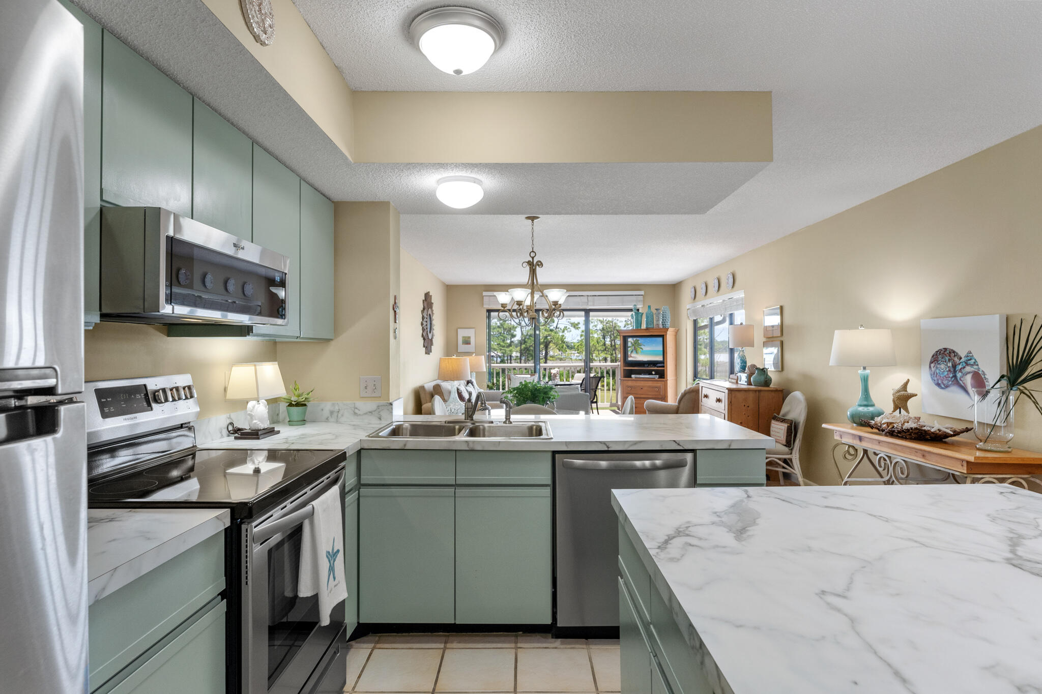 HARBOUR POINT CONDO - Residential