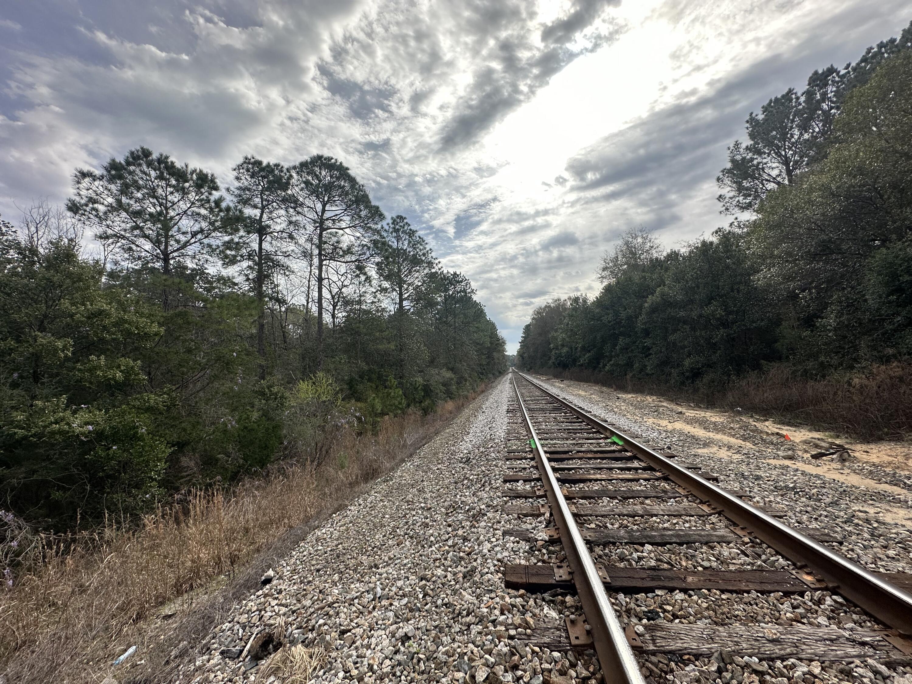 TWIN LAKES ESTATES - Land