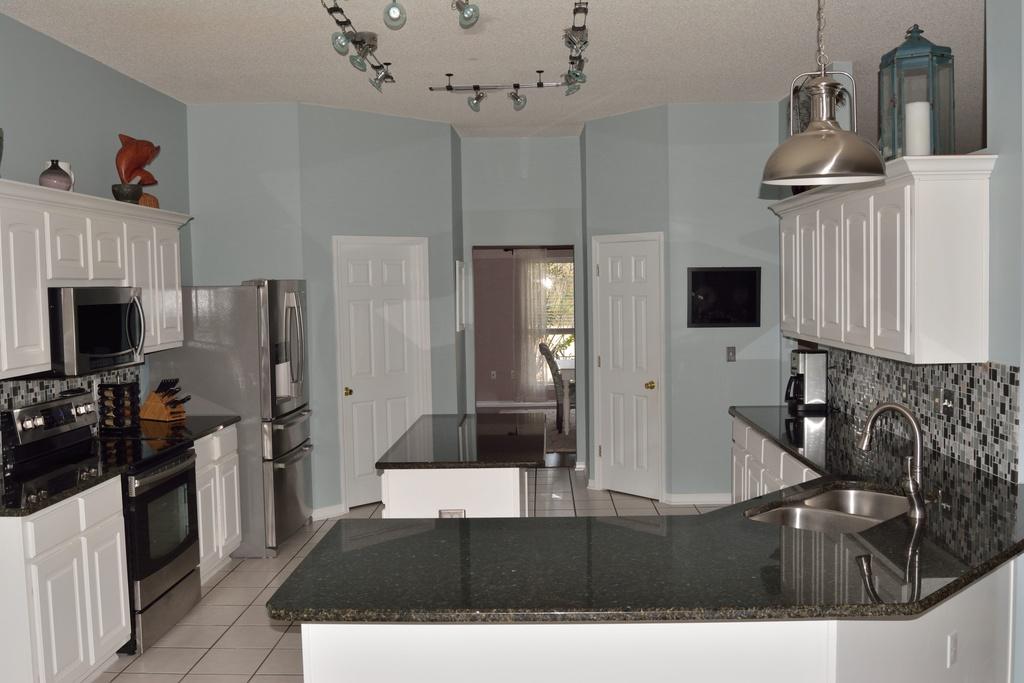 HOLLEY BY THE SEA - Residential