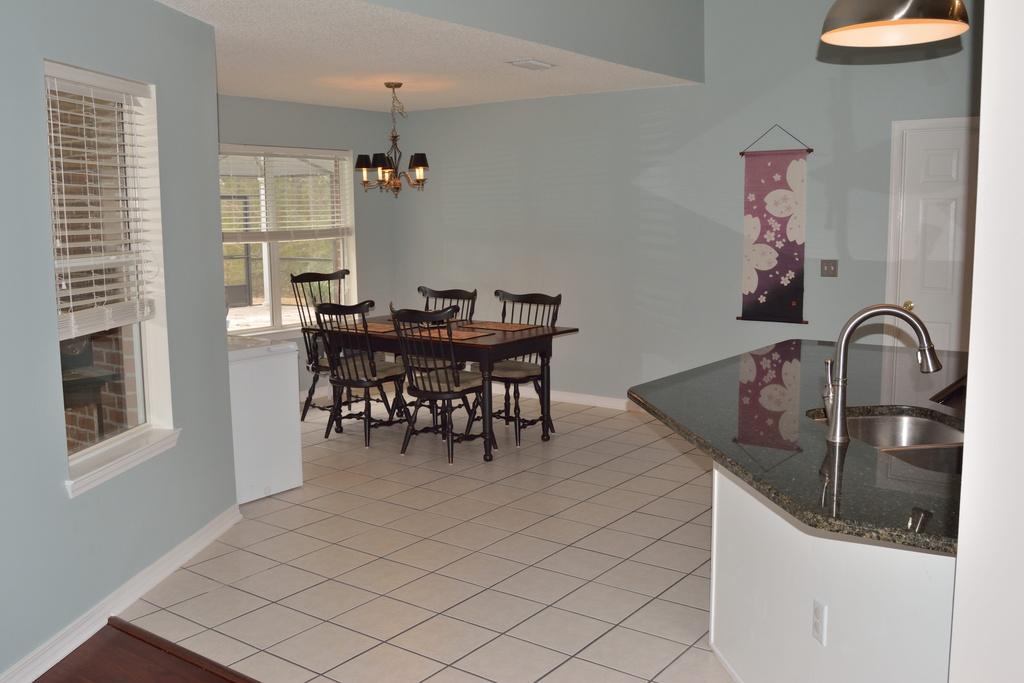 HOLLEY BY THE SEA - Residential