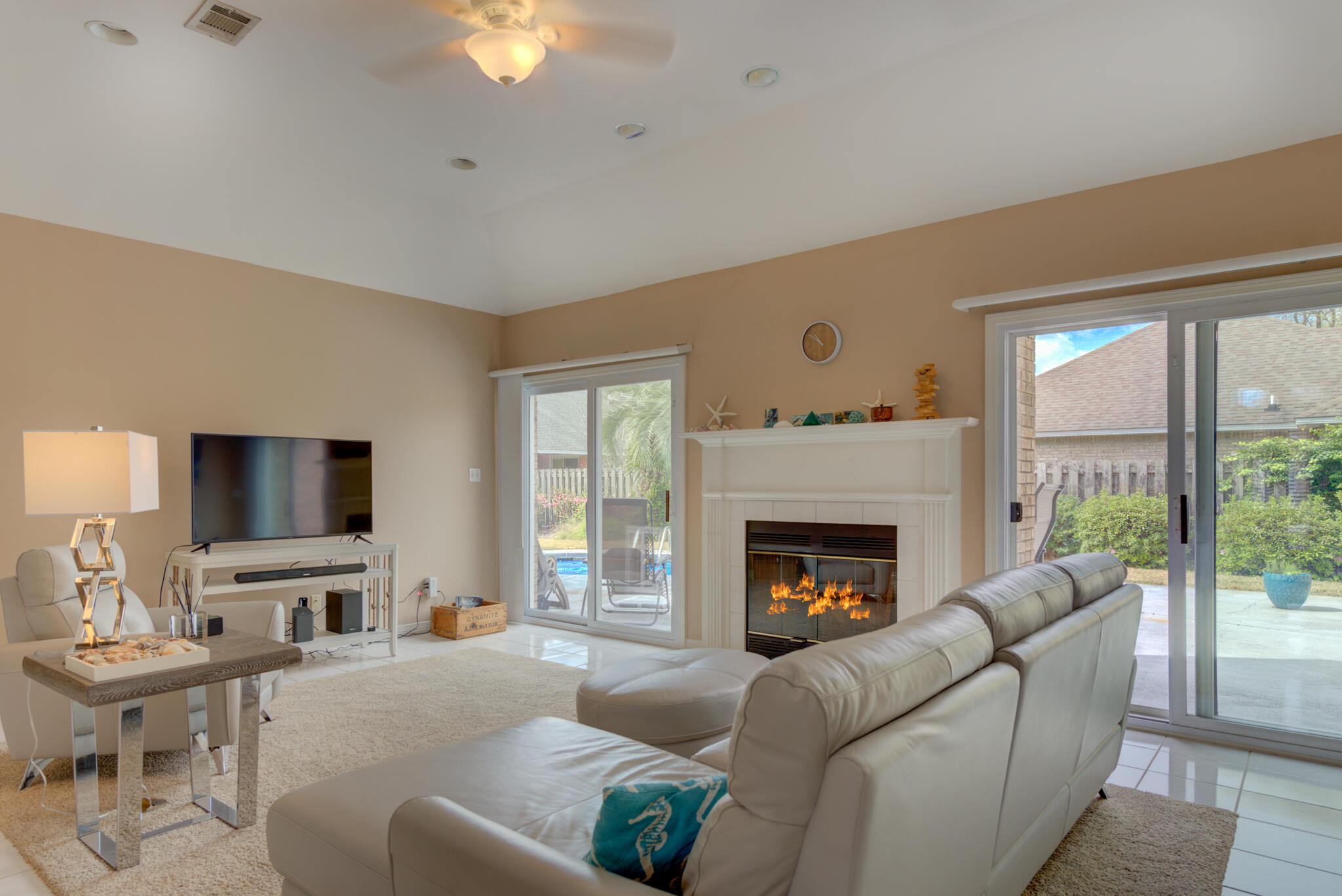 EMERALD BREEZE ESTATES - Residential
