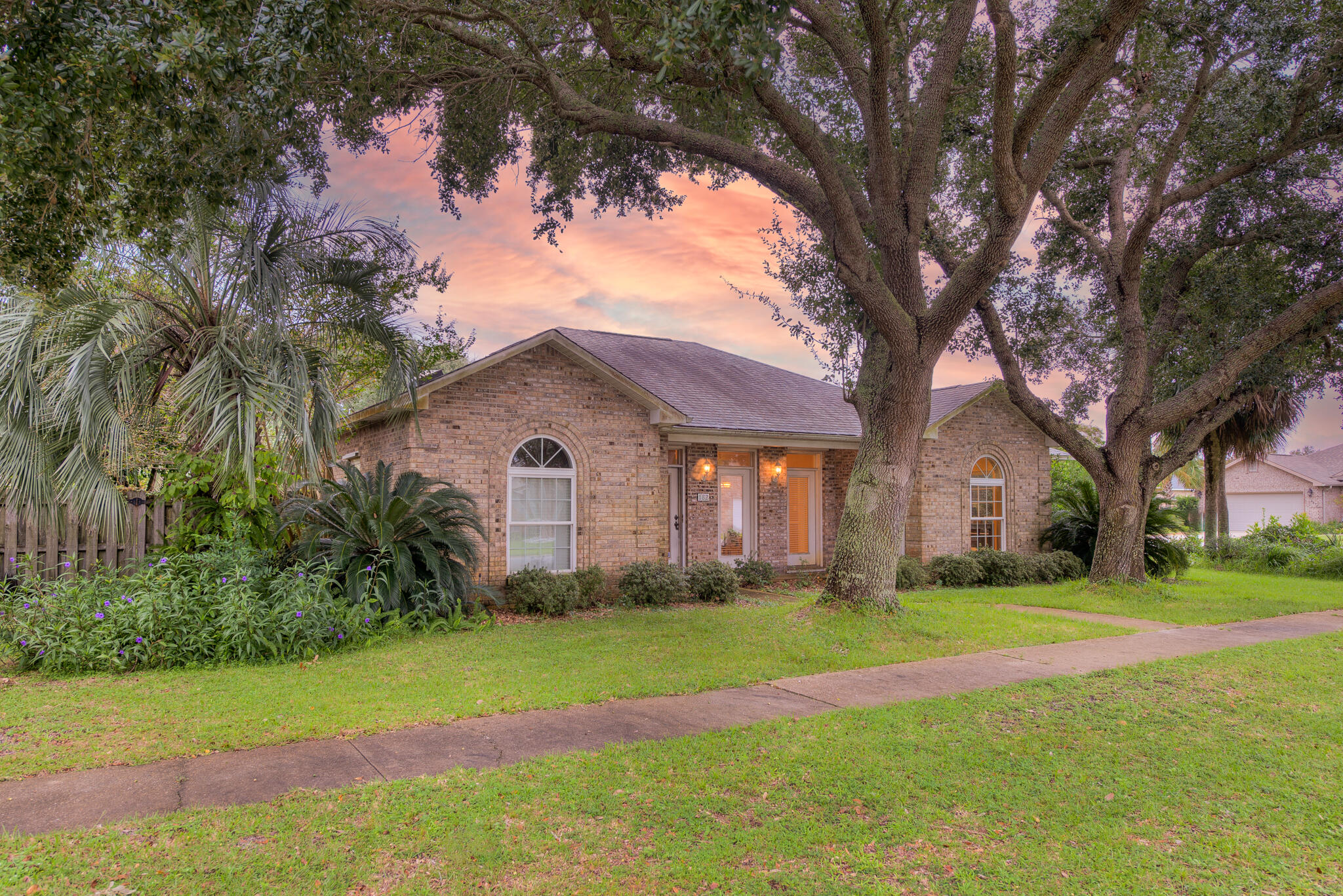 EMERALD BREEZE ESTATES - Residential