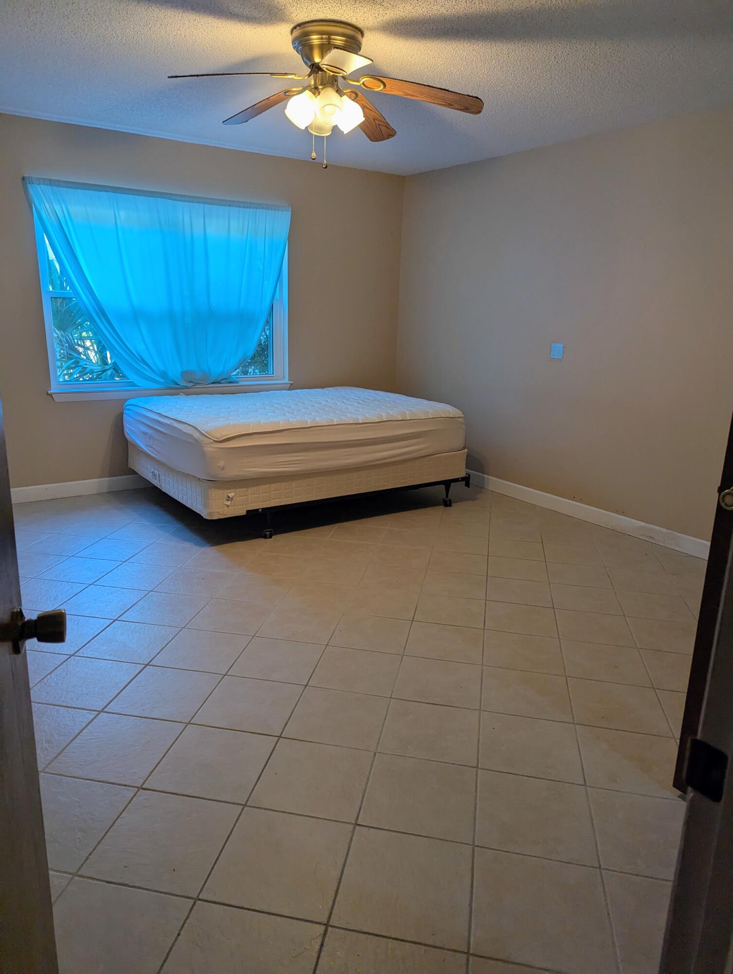 WOODHAM MANOR 4TH ADDN - Residential