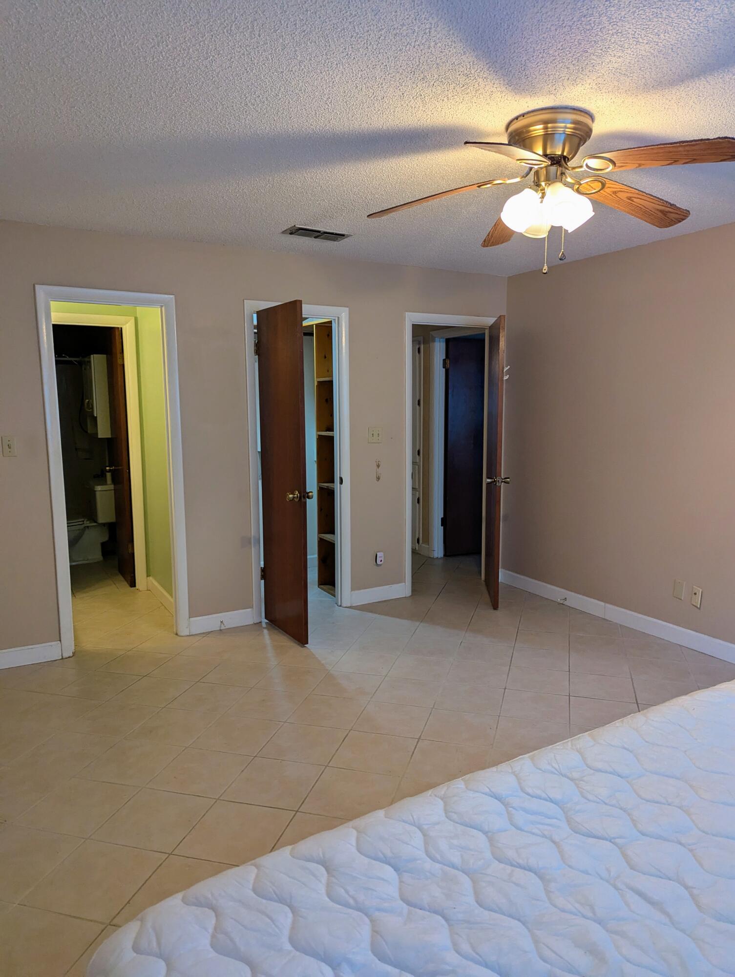 WOODHAM MANOR 4TH ADDN - Residential