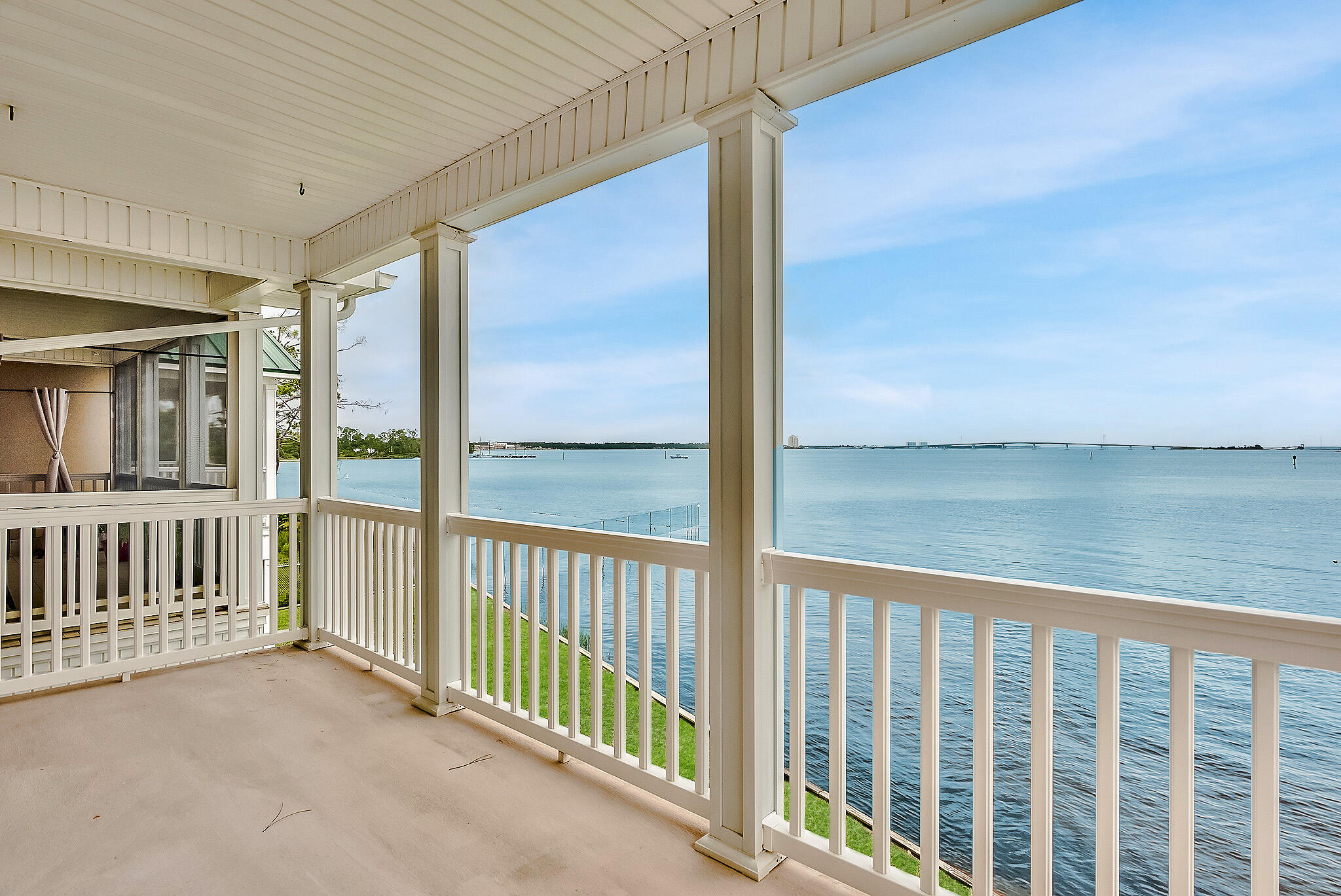 PELICAN BAY - Residential