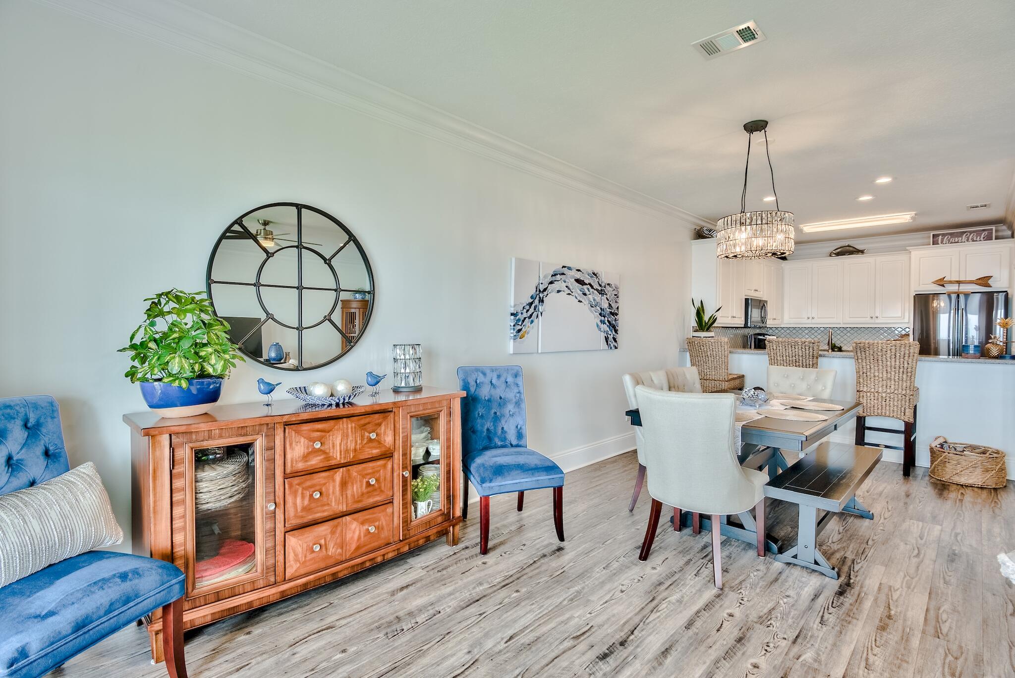 PELICAN BAY - Residential