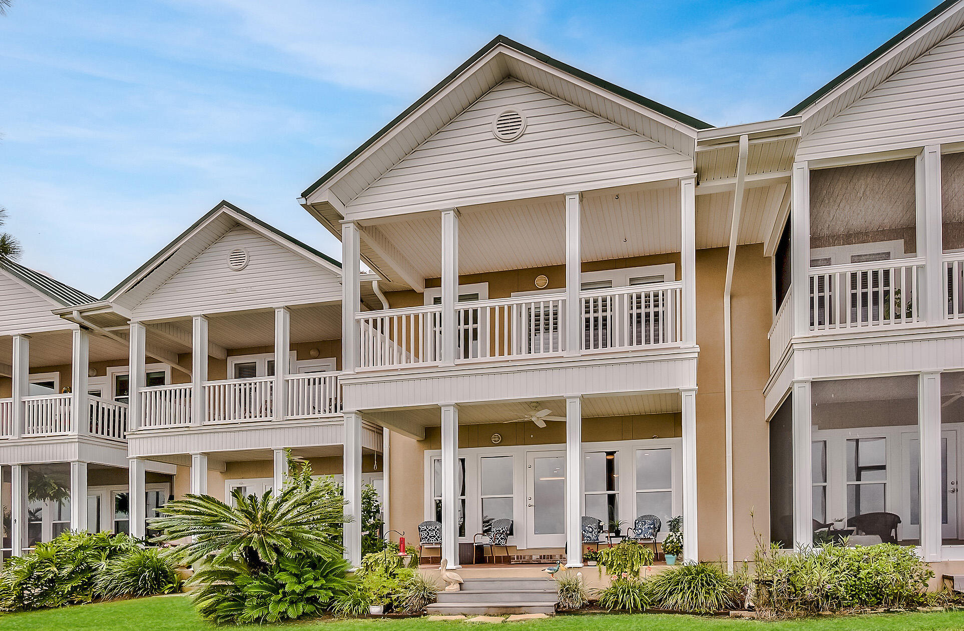 PELICAN BAY - Residential