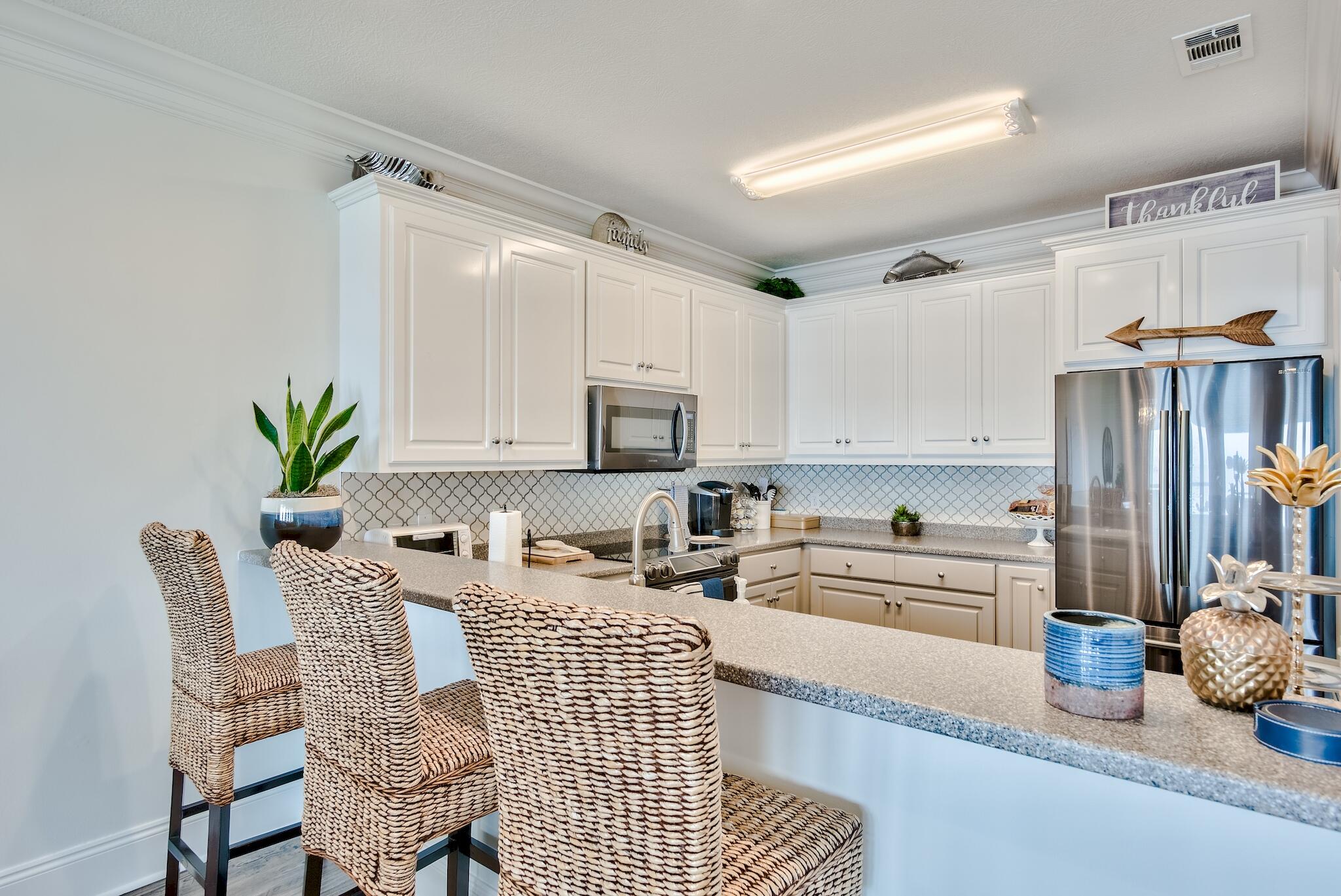 PELICAN BAY - Residential