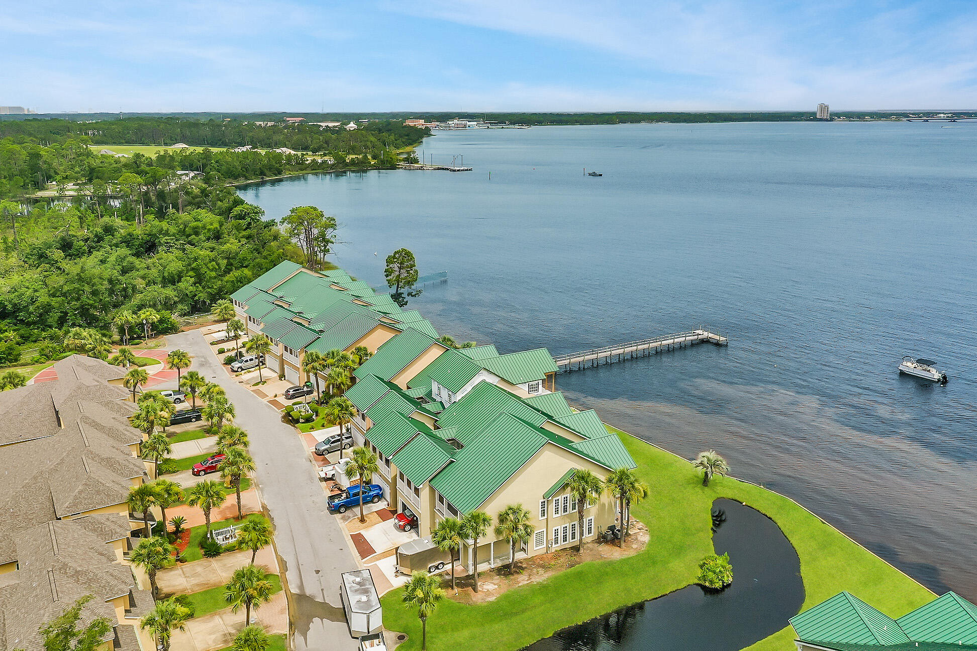 PELICAN BAY - Residential