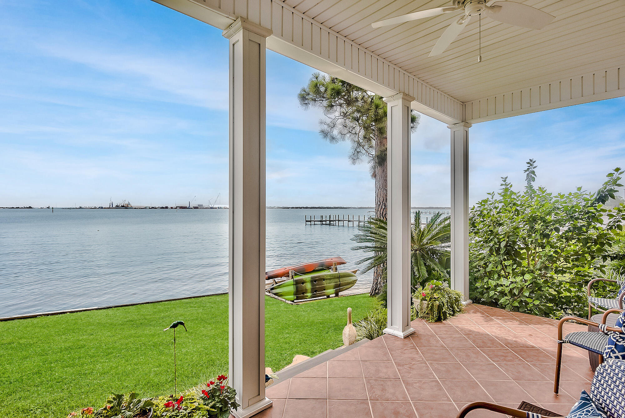 PELICAN BAY - Residential