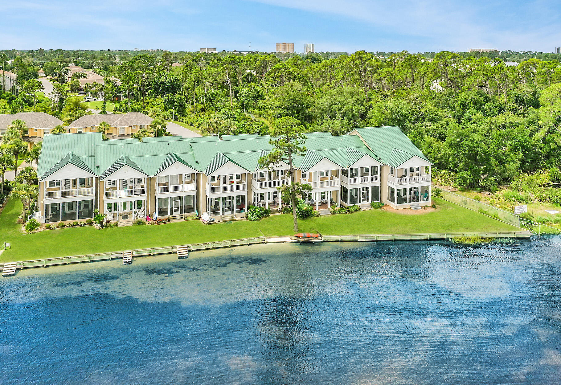 PELICAN BAY - Residential