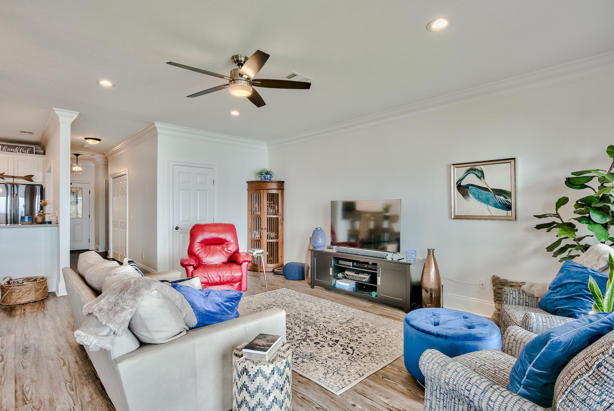 PELICAN BAY - Residential