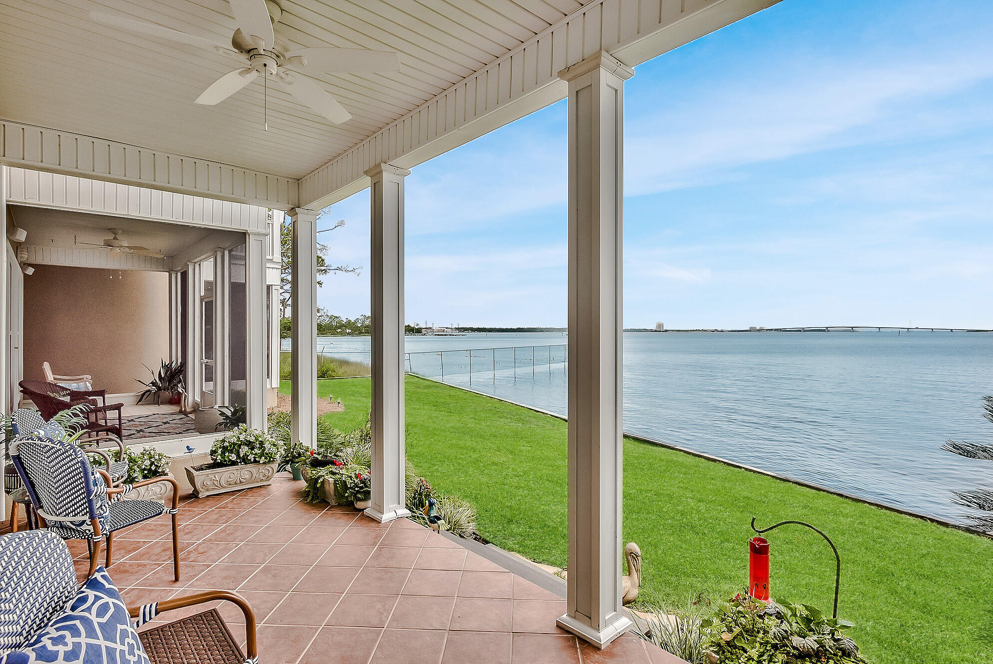 PELICAN BAY - Residential