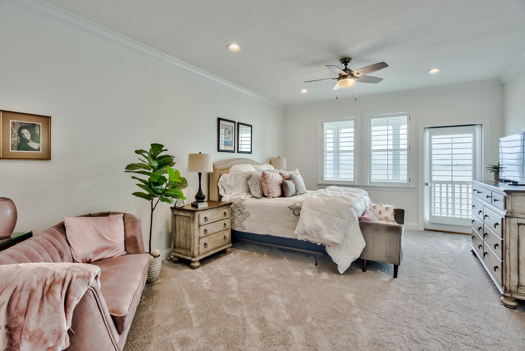 PELICAN BAY - Residential