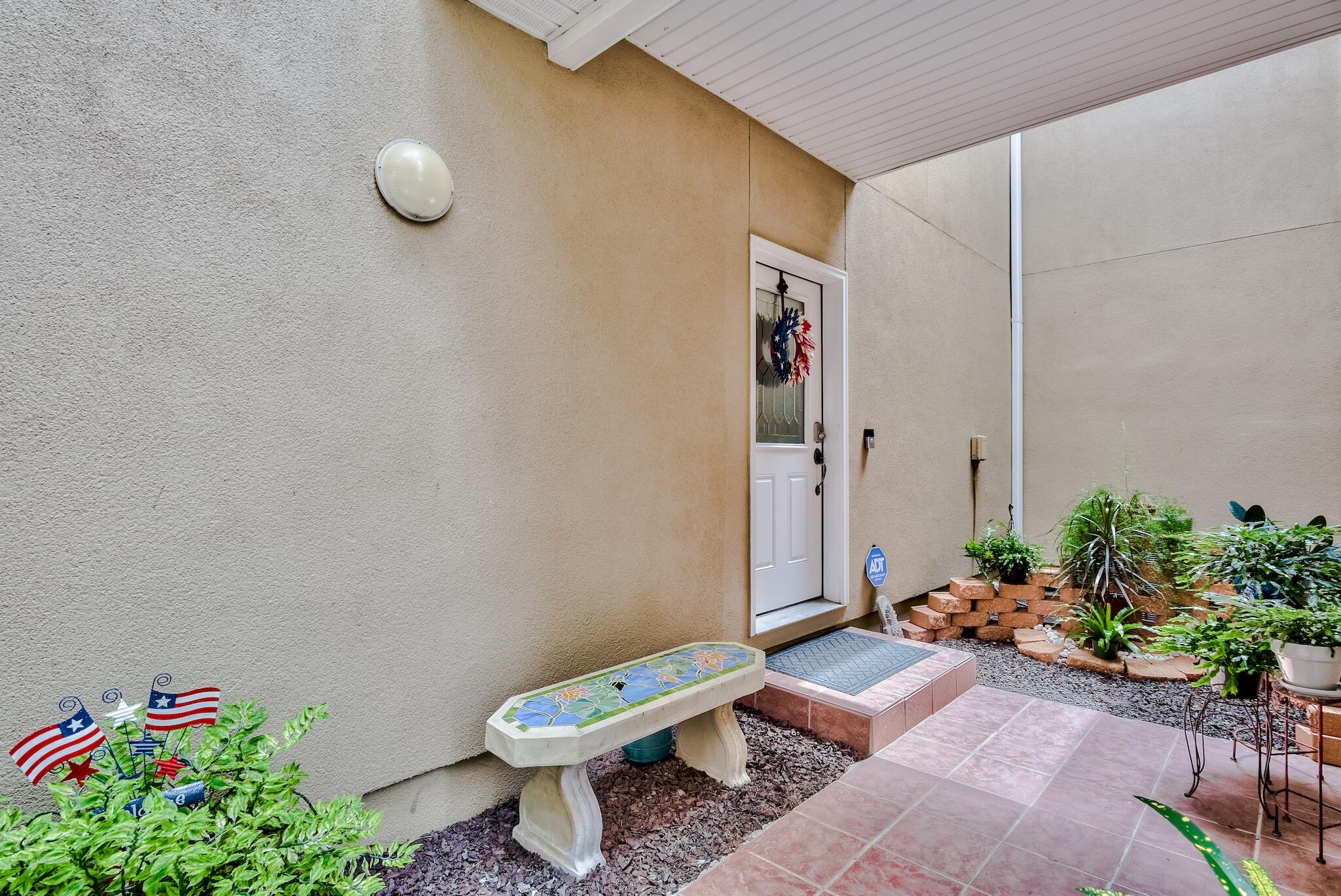 PELICAN BAY - Residential