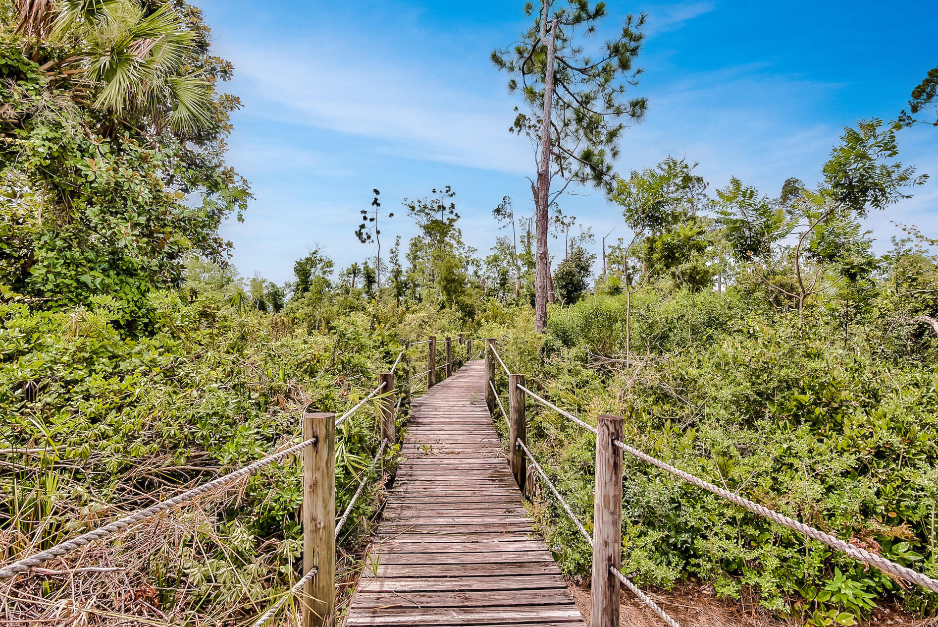 PELICAN BAY - Residential