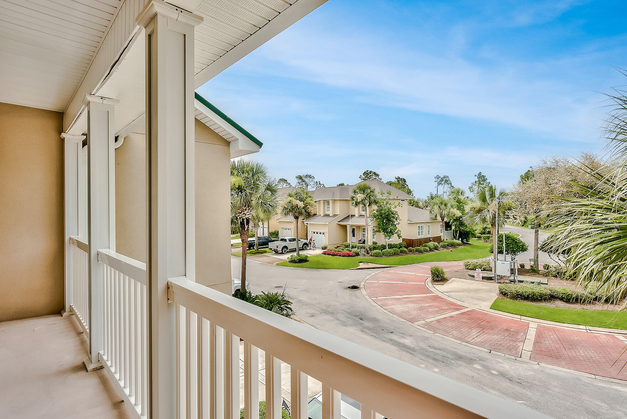 PELICAN BAY - Residential