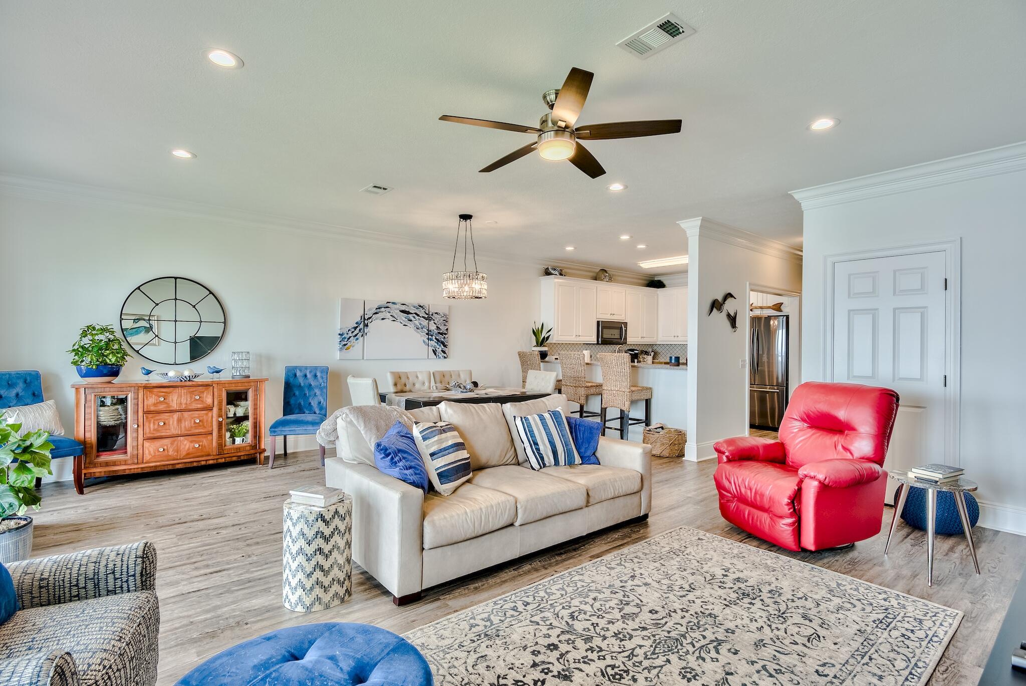 PELICAN BAY - Residential