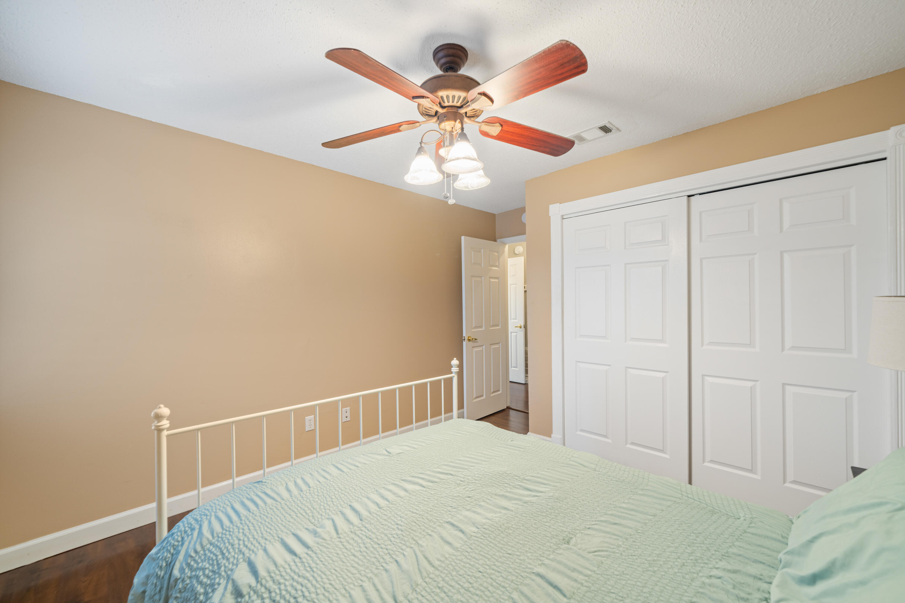 TIMBERLAKE ESTATES - Residential