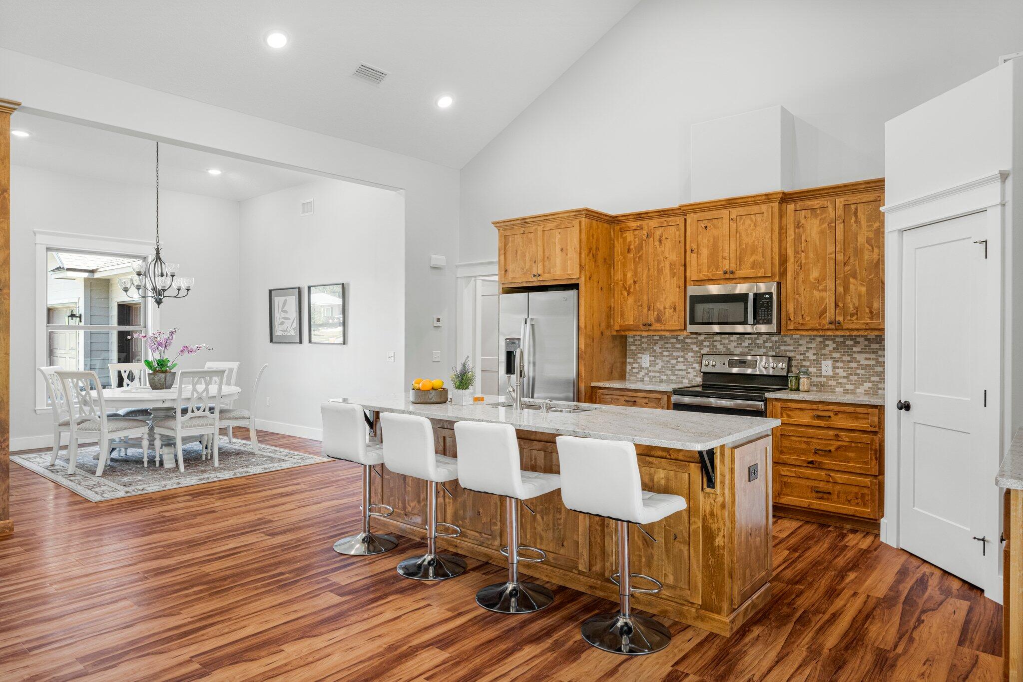 Lake Merial - Residential