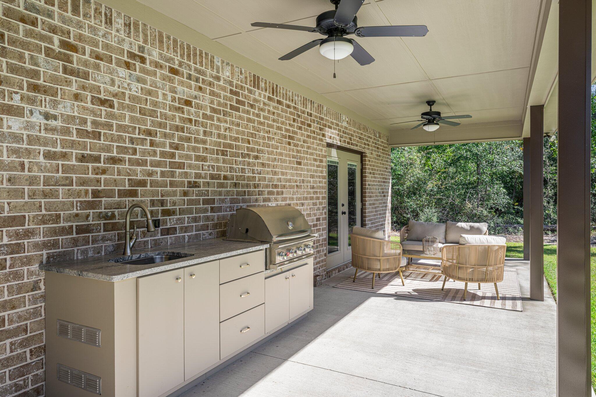 Lake Merial - Residential