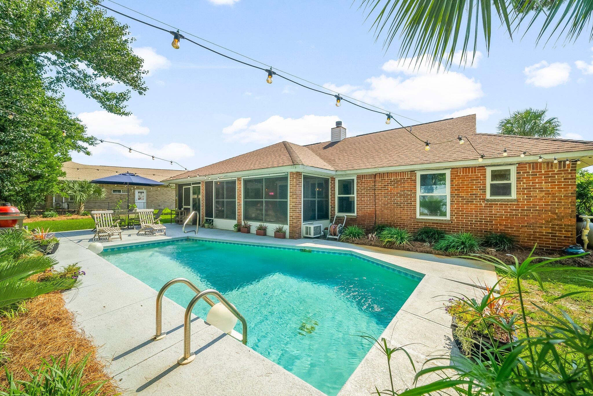 EMERALD BREEZE ESTATES - Residential