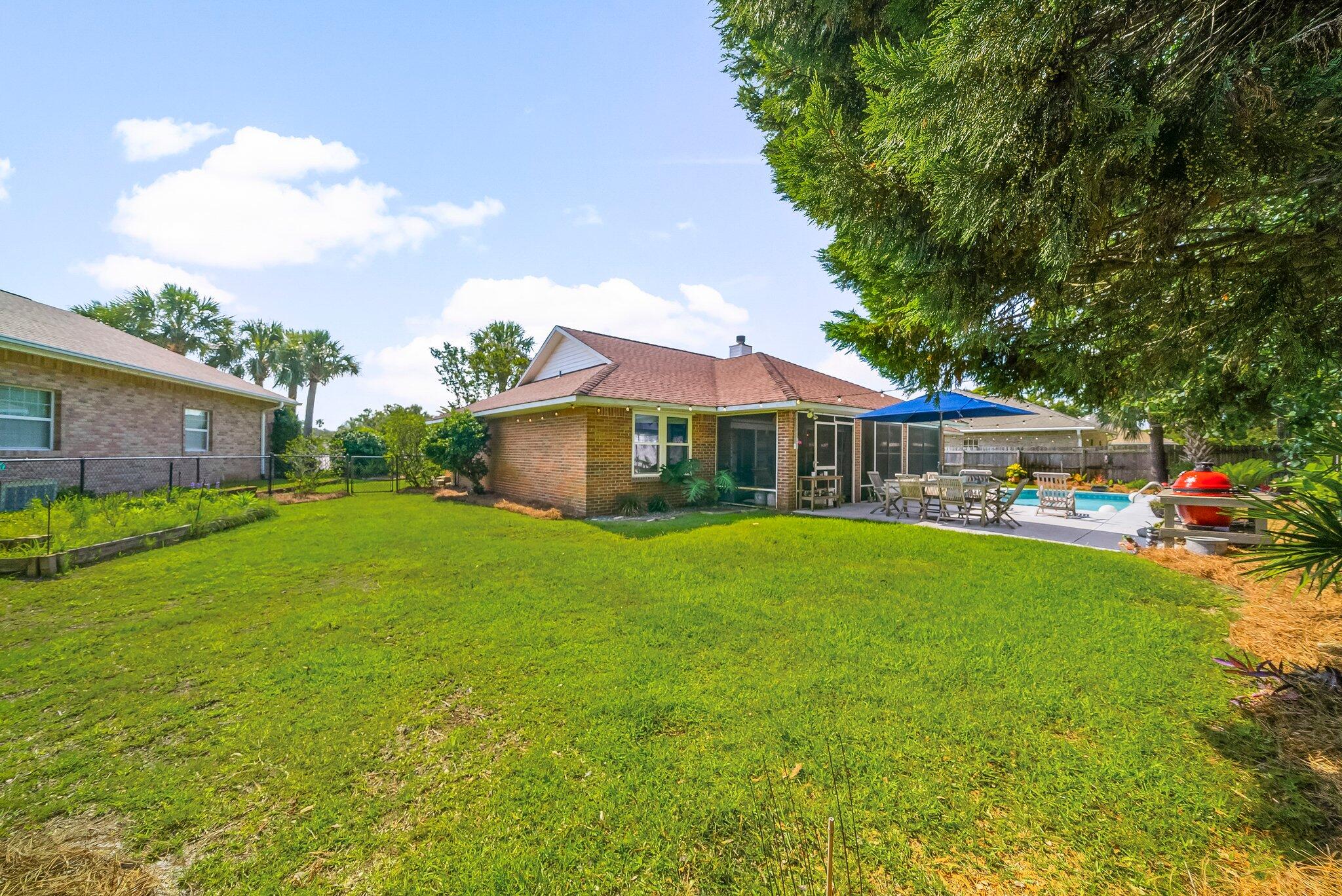 EMERALD BREEZE ESTATES - Residential
