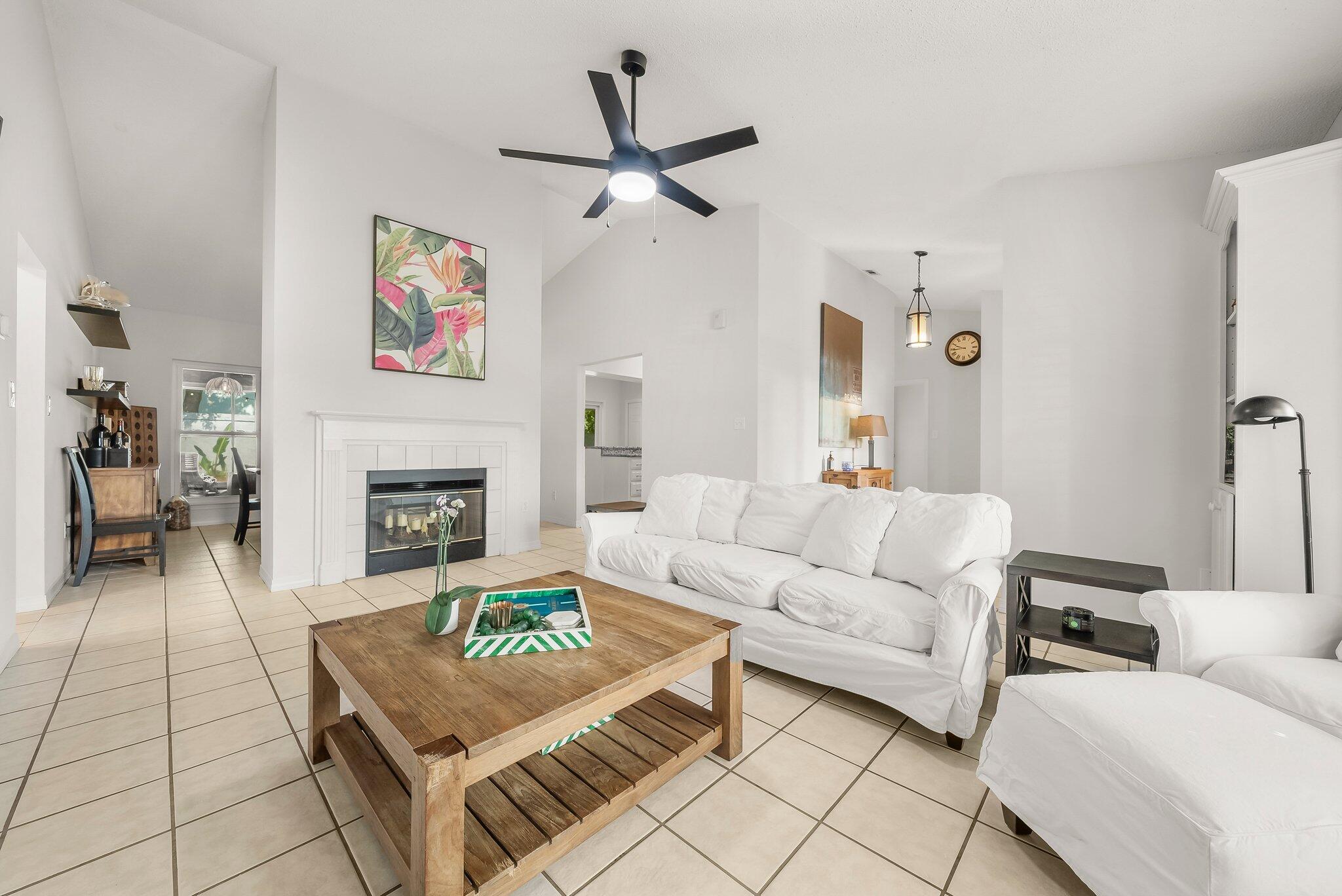 EMERALD BREEZE ESTATES - Residential