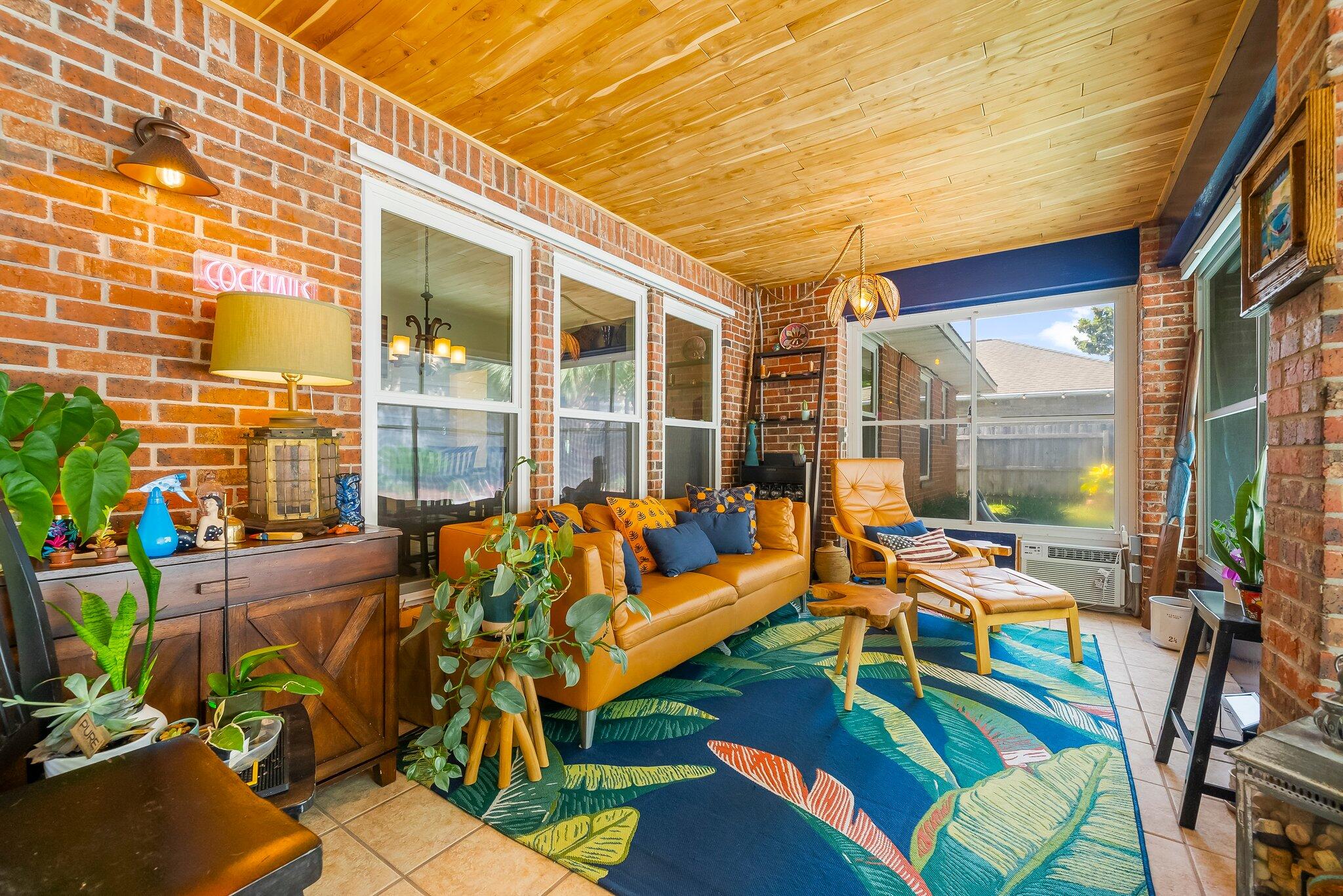 EMERALD BREEZE ESTATES - Residential